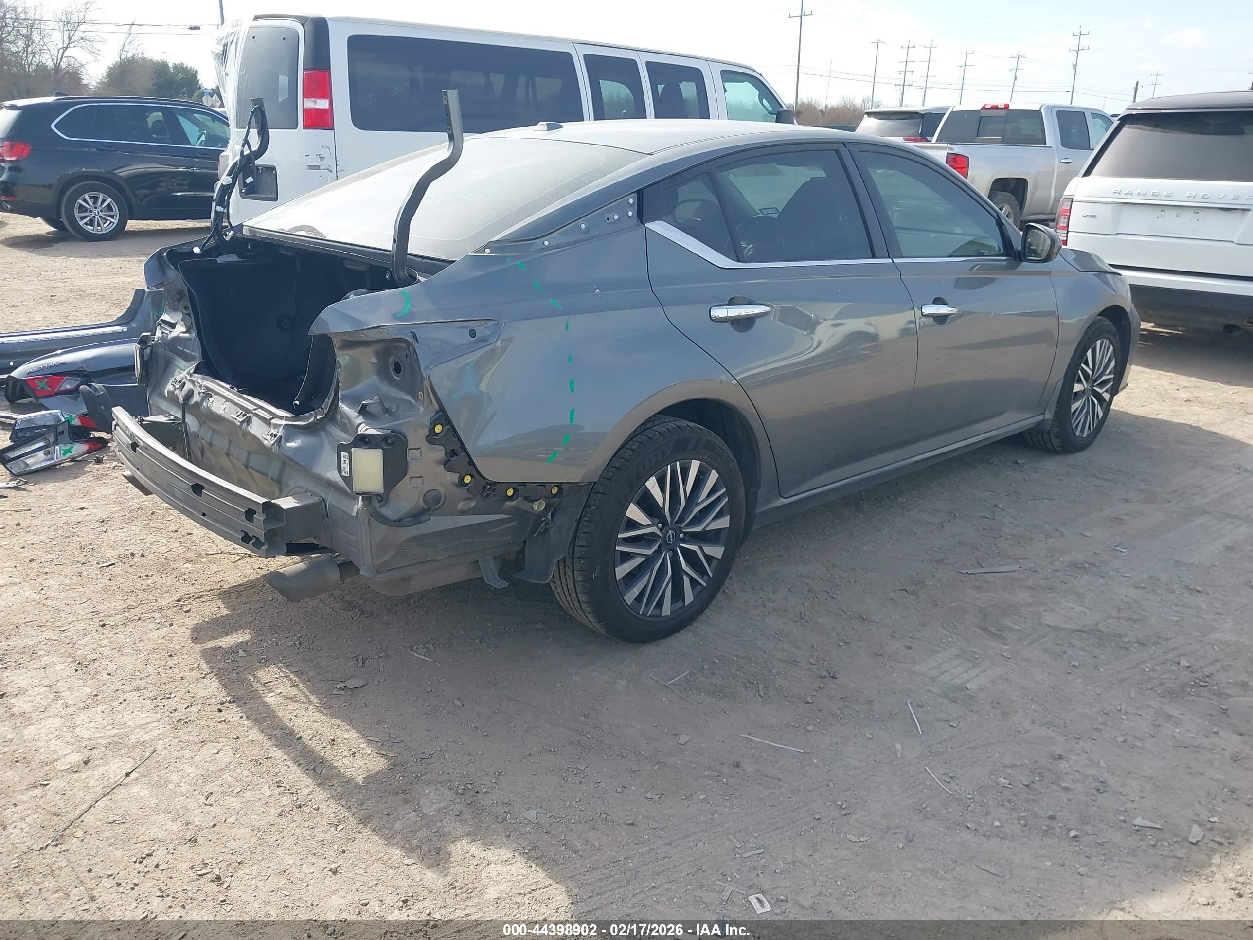 NISSAN ALTIMA image 4
