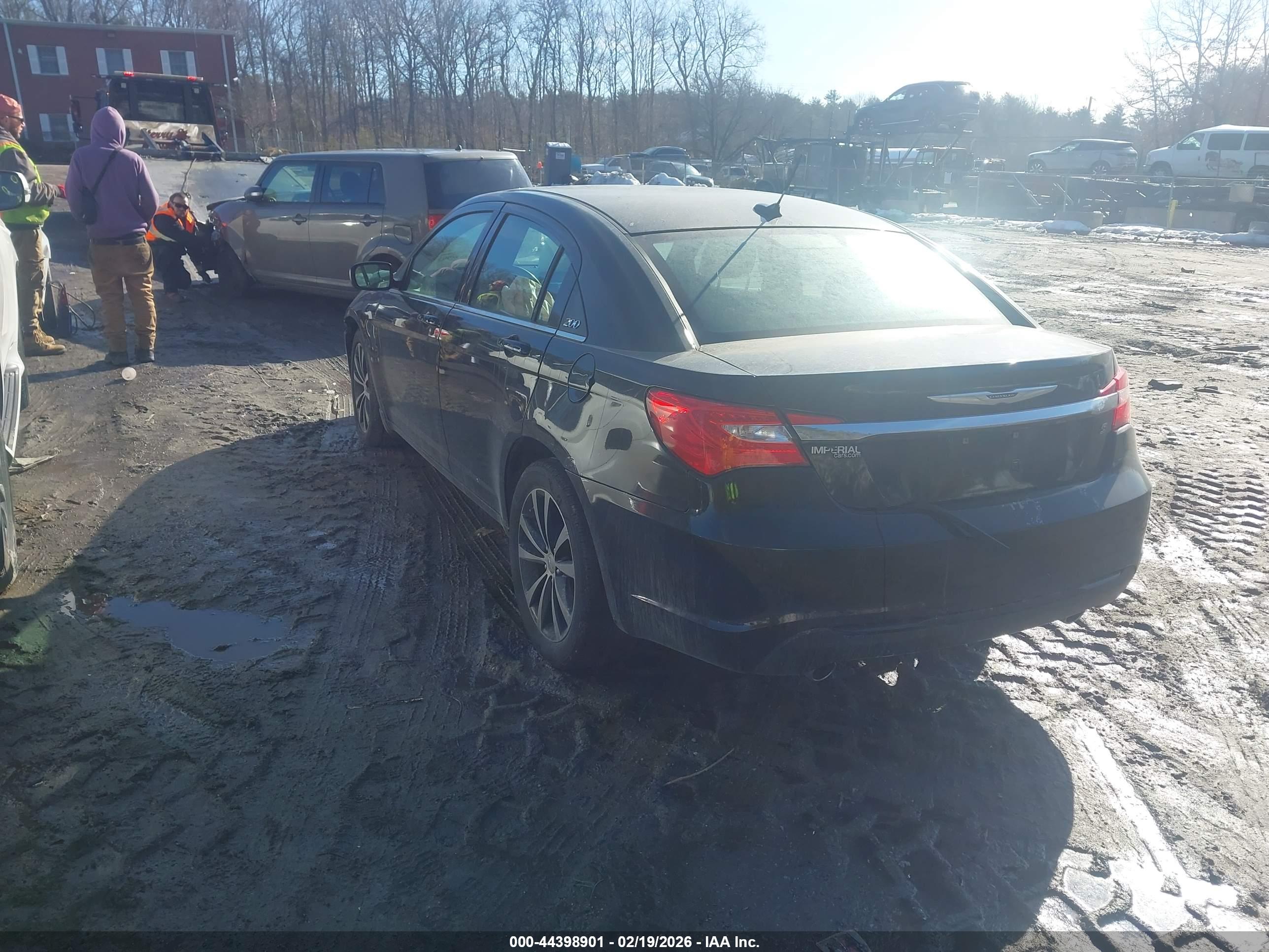 CHRYSLER 200 image 3