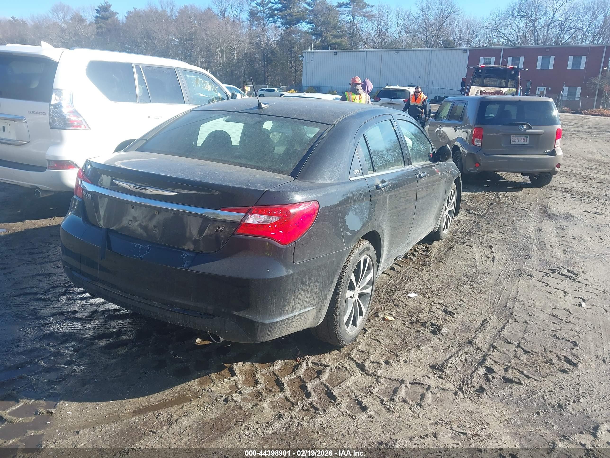 CHRYSLER 200 image 4