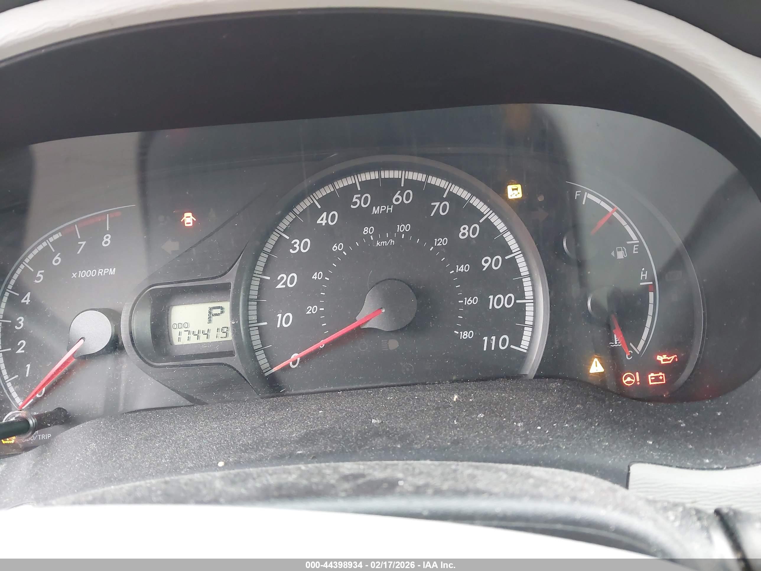 TOYOTA SIENNA image 7