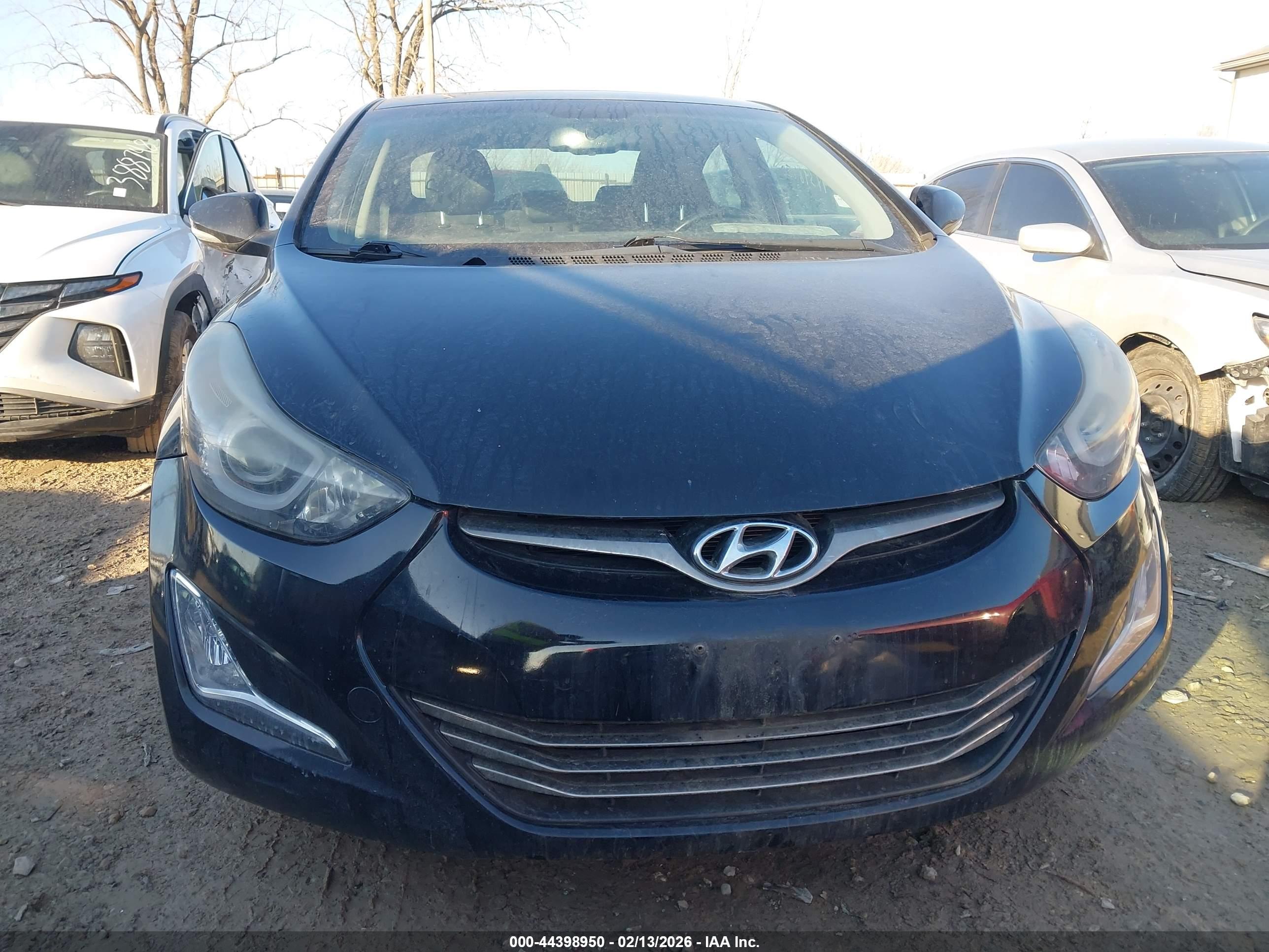 HYUNDAI ELANTRA image 6