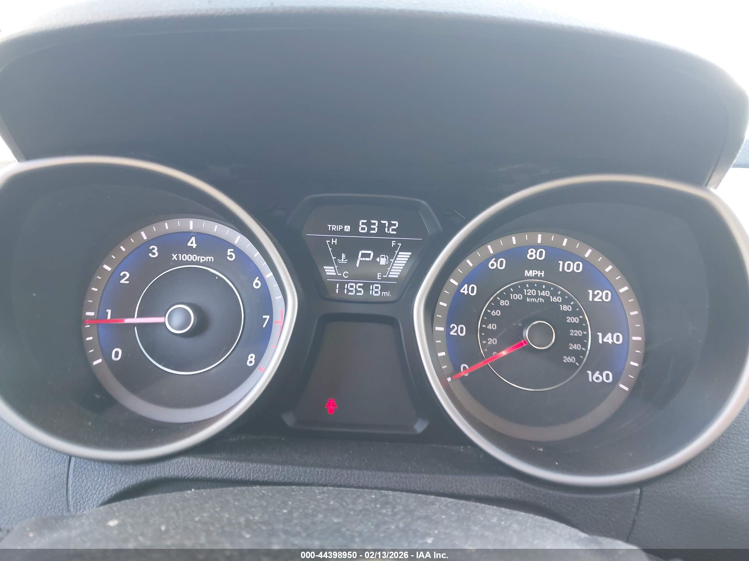 HYUNDAI ELANTRA image 7