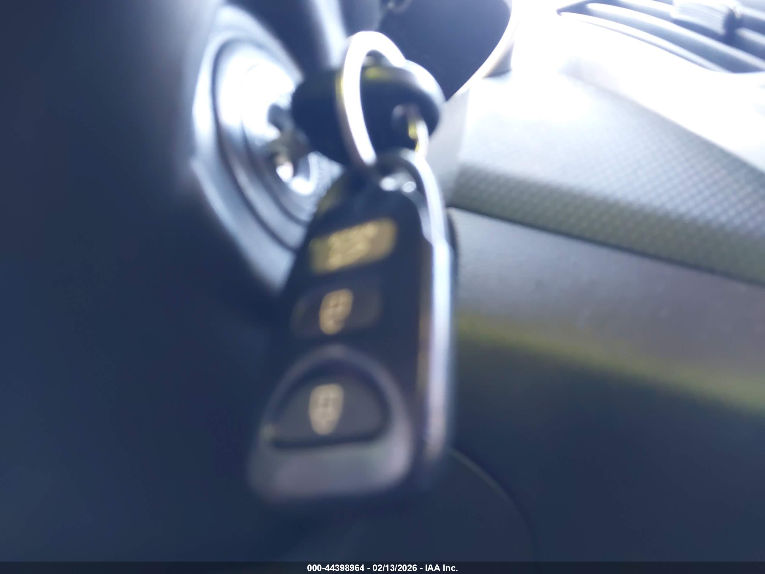 HYUNDAI VELOSTER image 11