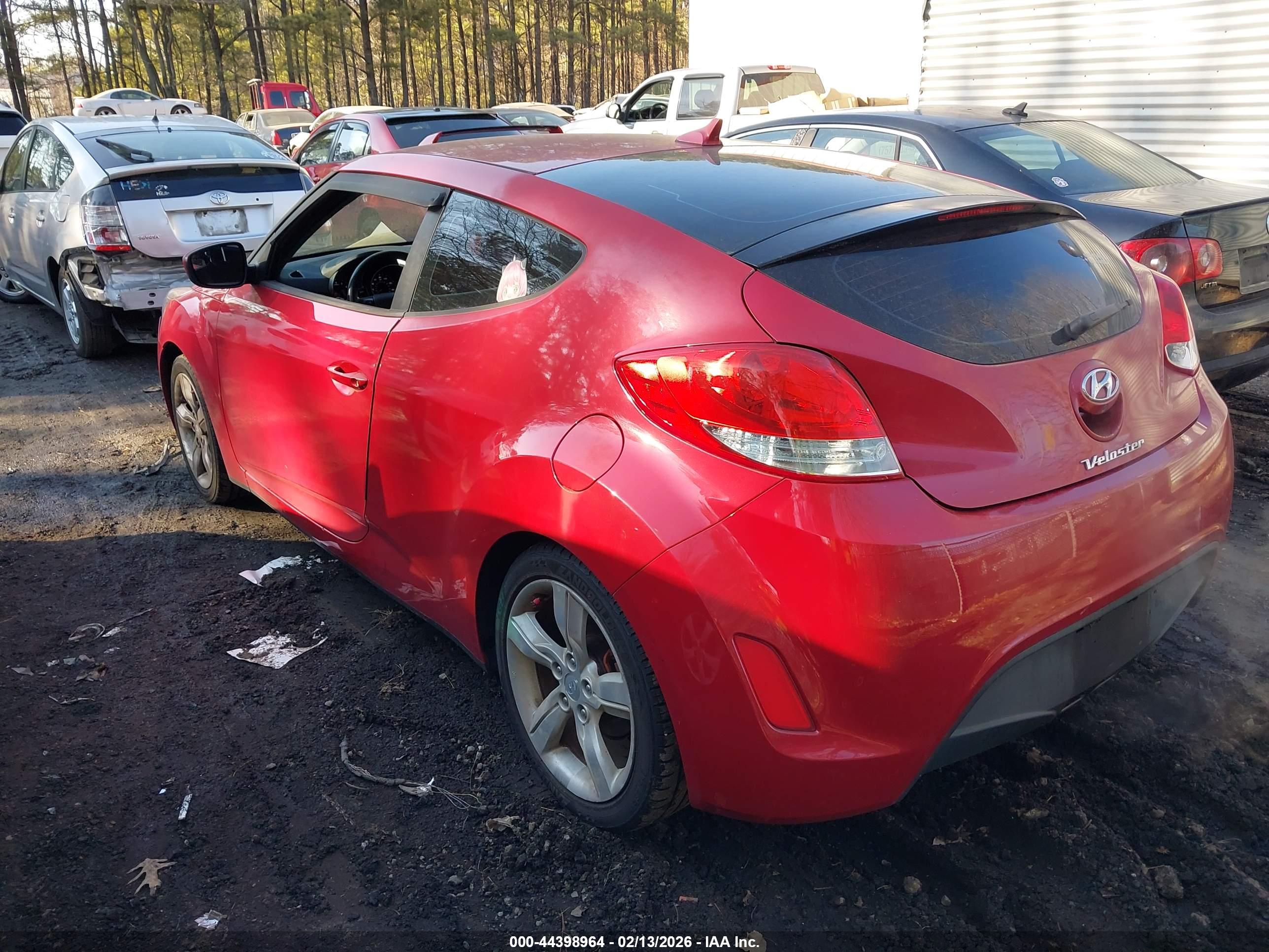HYUNDAI VELOSTER image 3