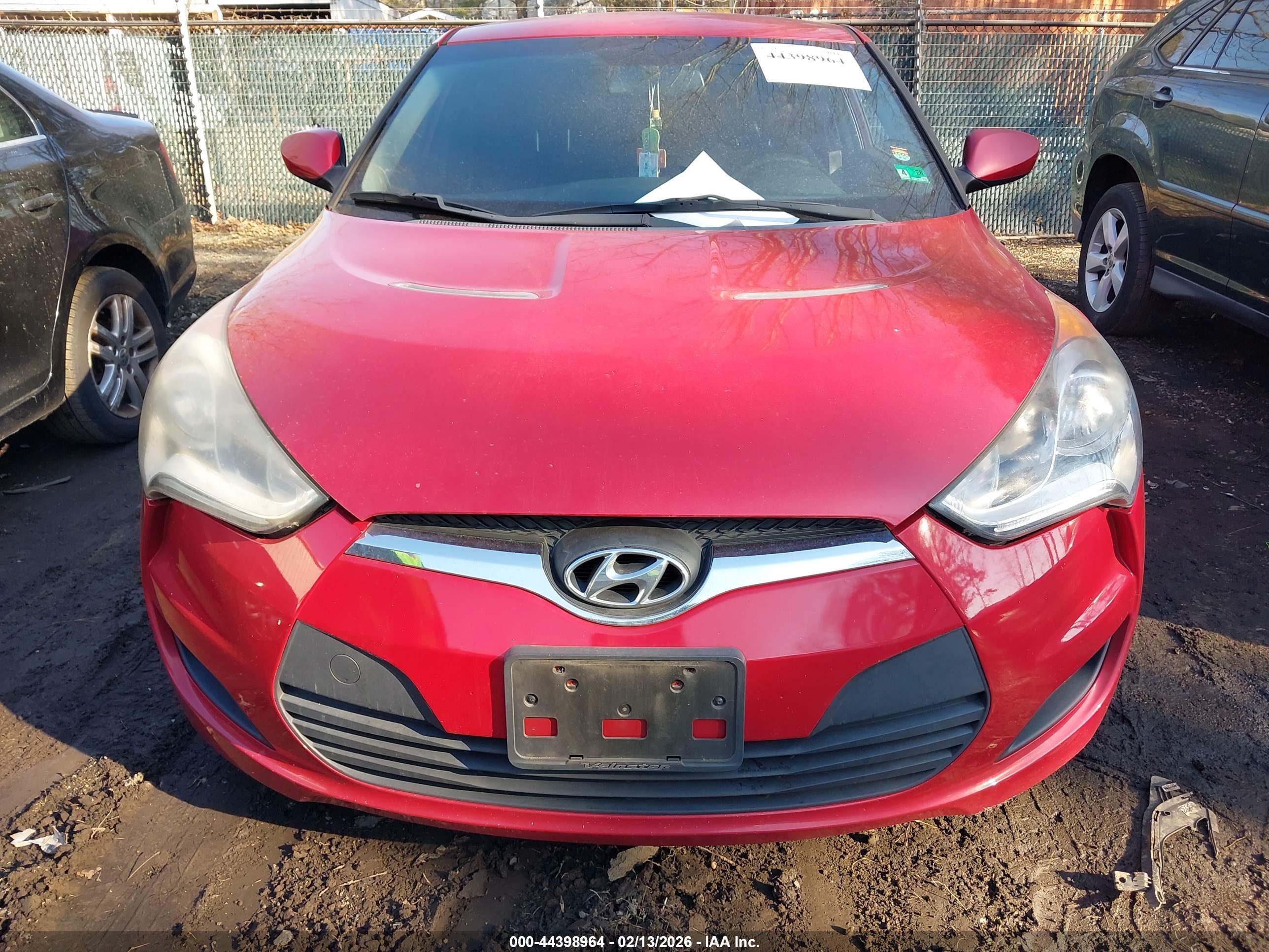 HYUNDAI VELOSTER image 6