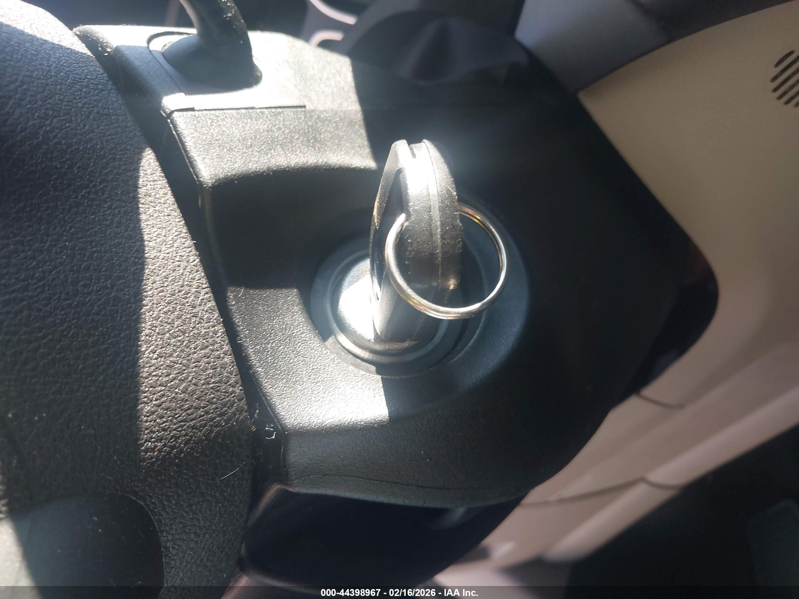 FORD ESCAPE image 11