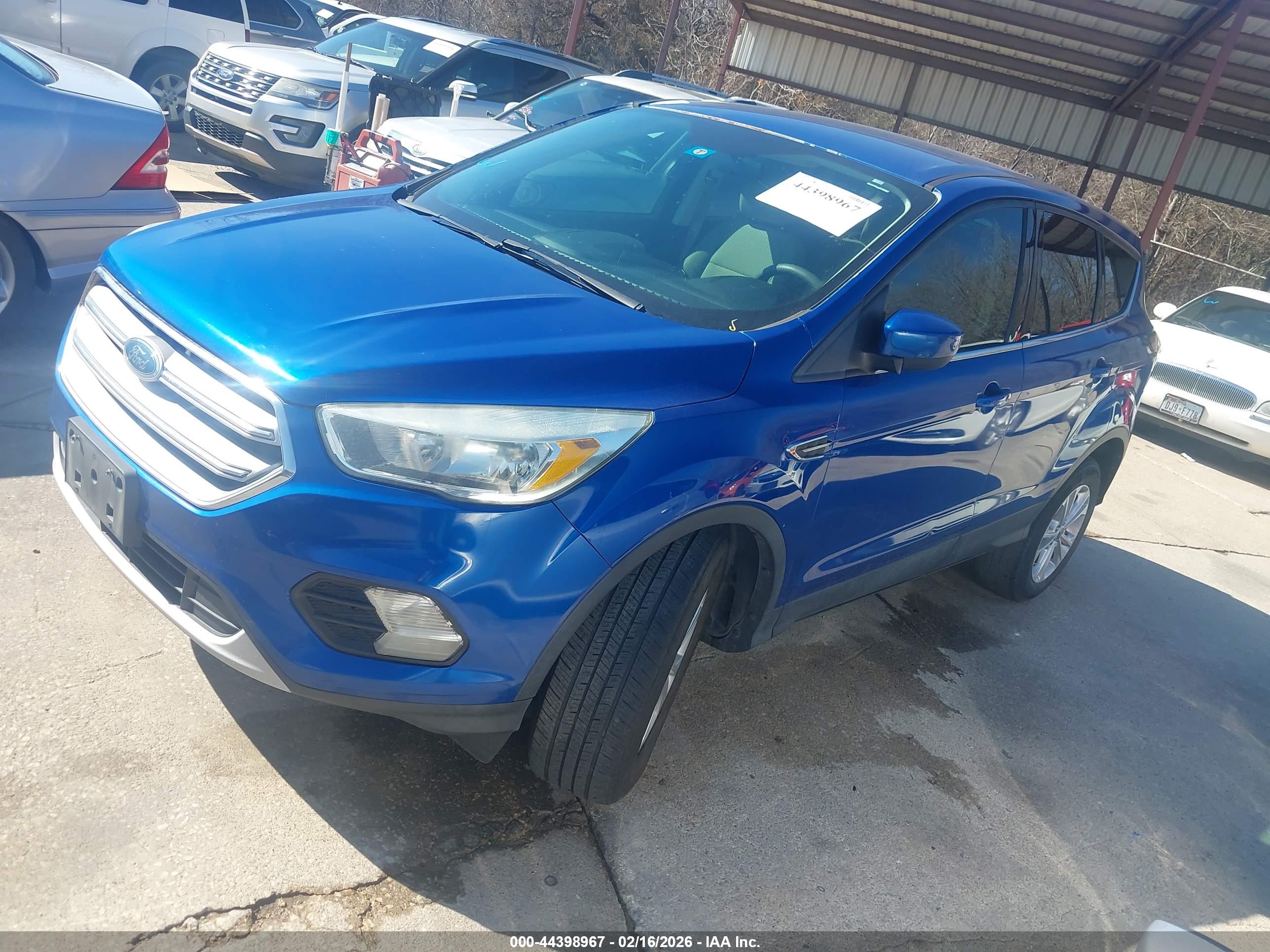 FORD ESCAPE image 2