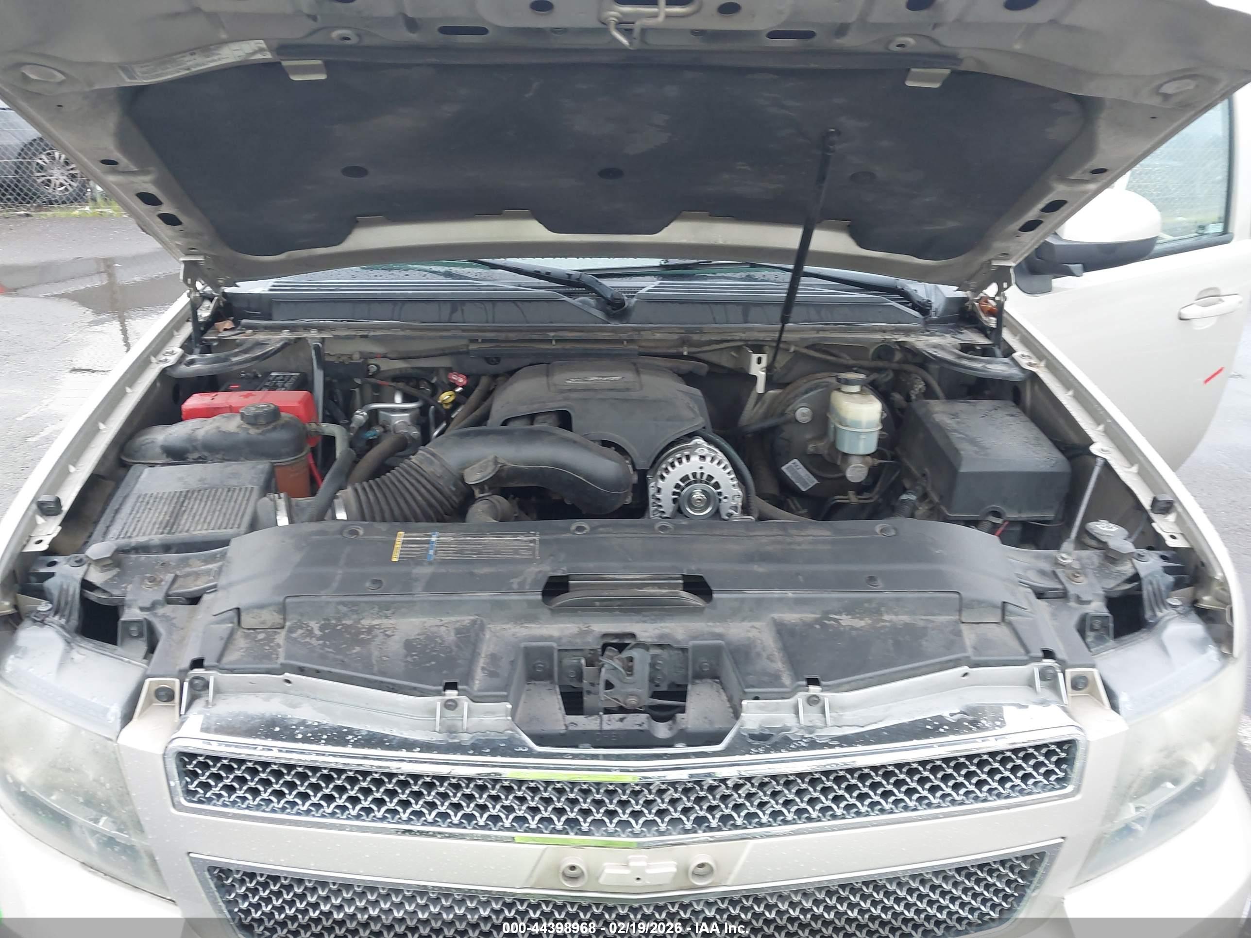 CHEVROLET TAHOE image 10