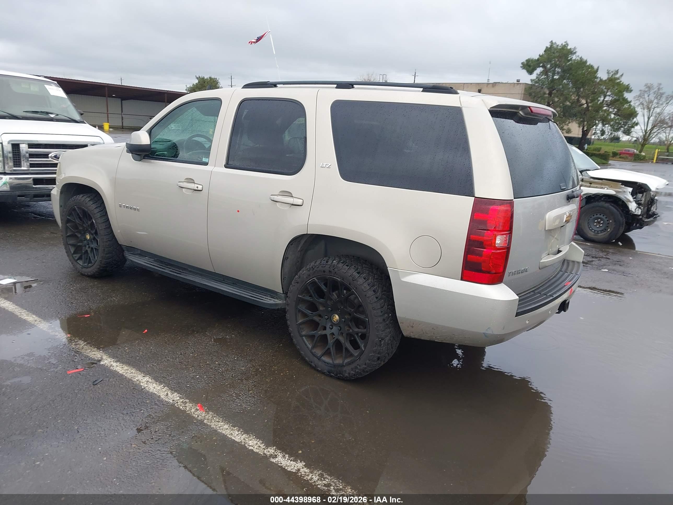 CHEVROLET TAHOE image 3
