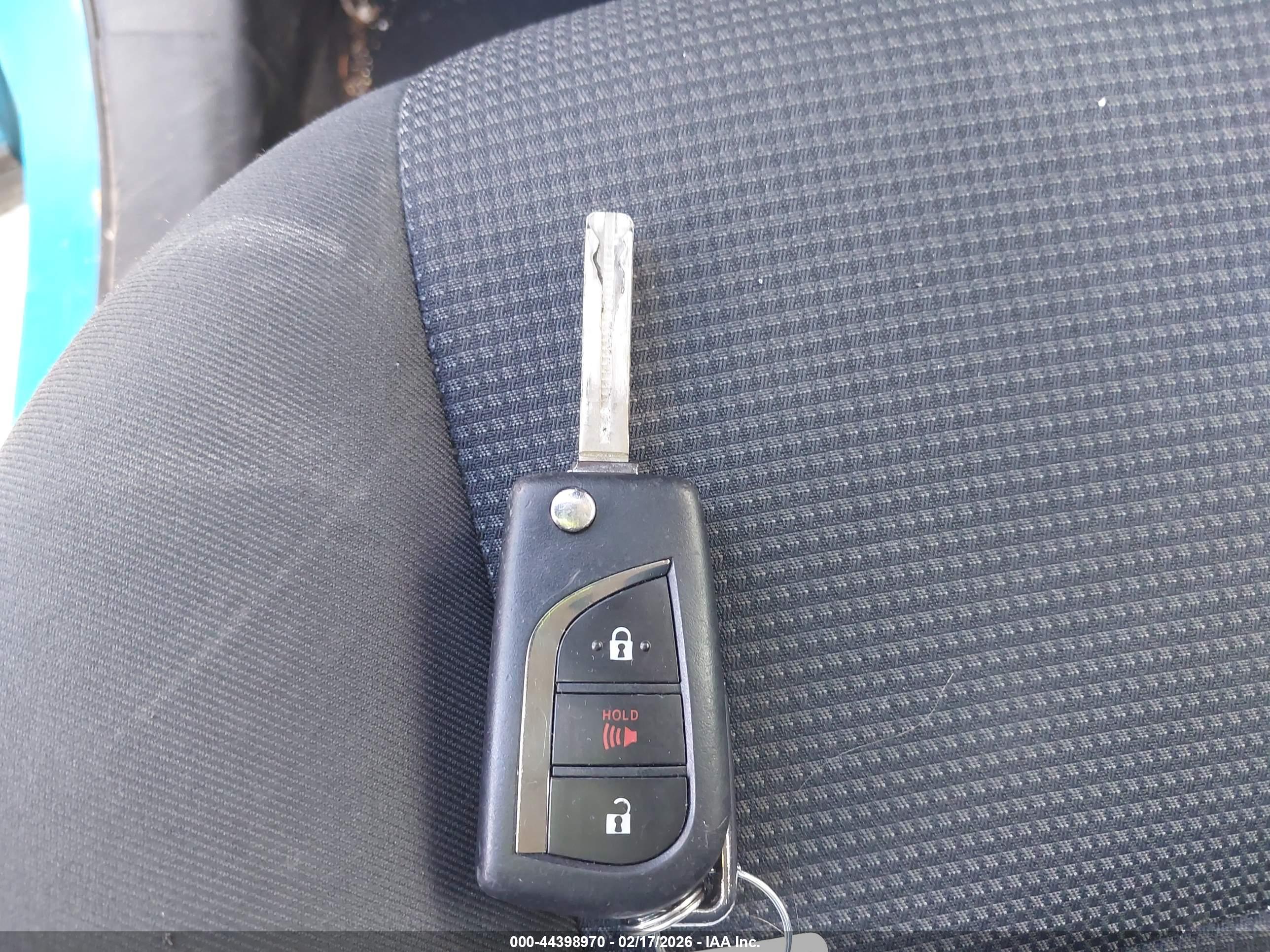 TOYOTA RAV4 image 11