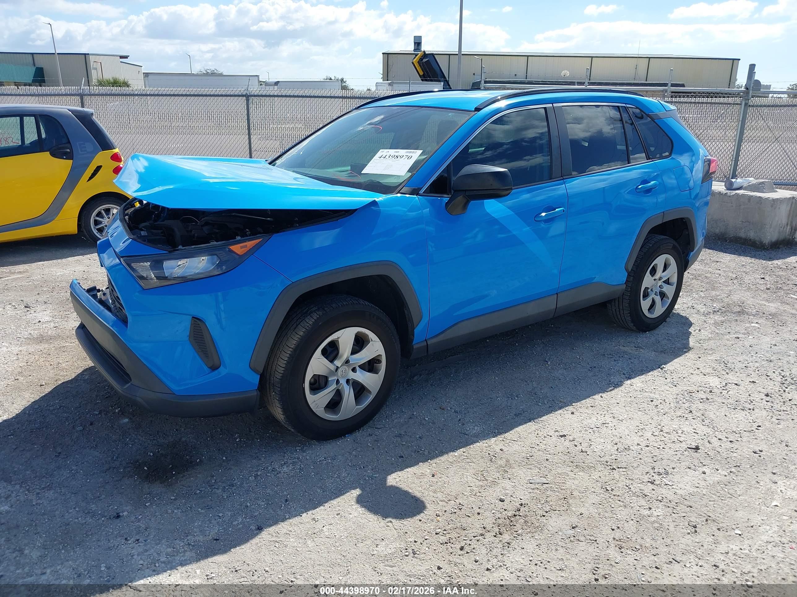TOYOTA RAV4 image 2