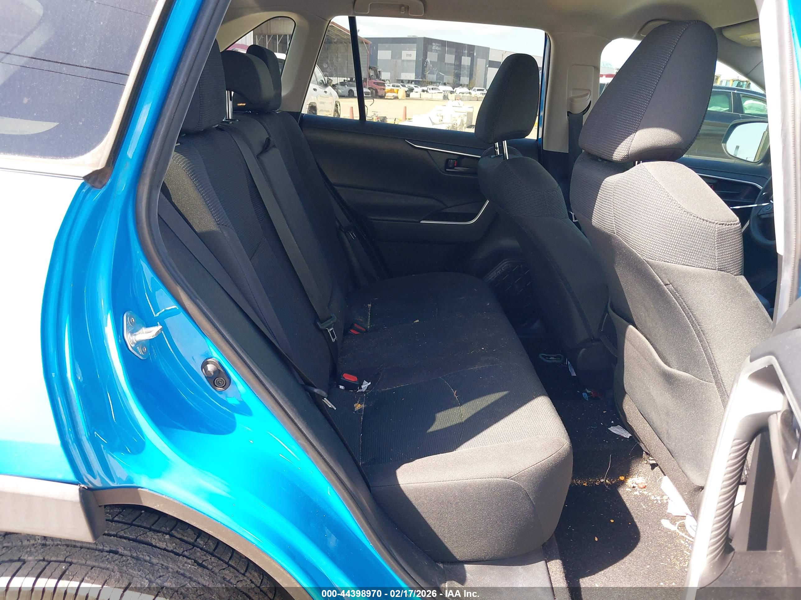 TOYOTA RAV4 image 8