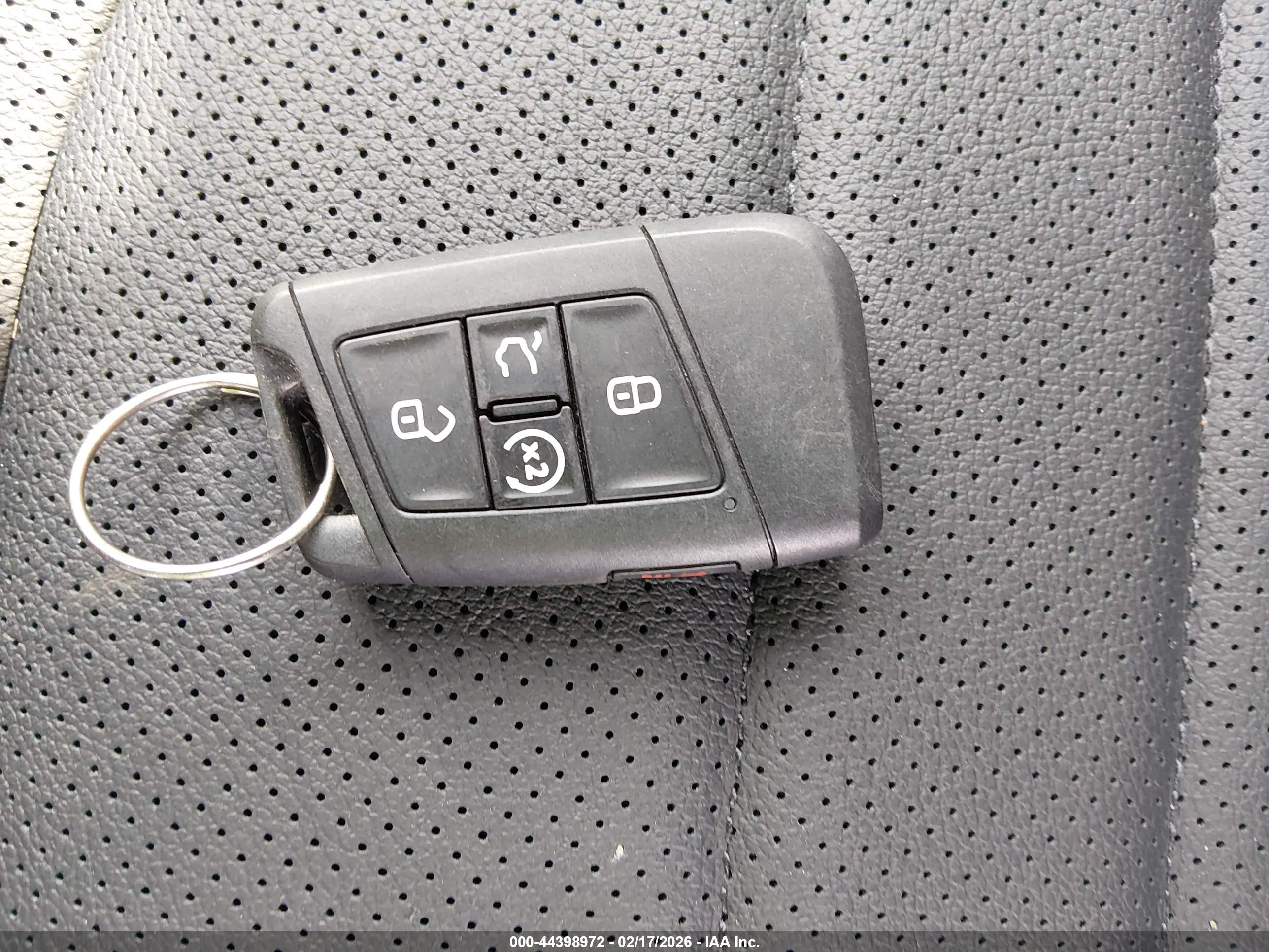 VOLKSWAGEN TAOS image 11