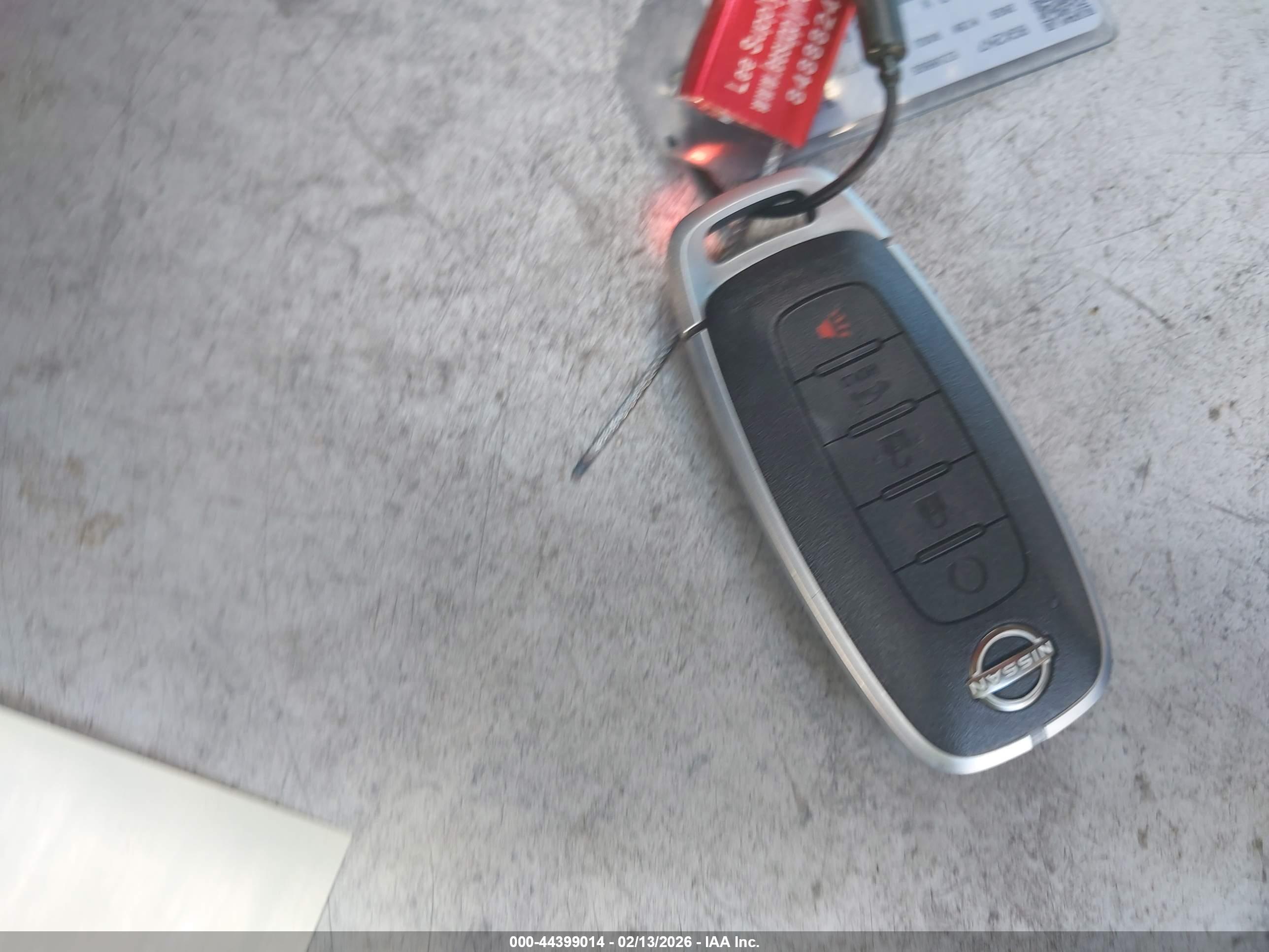 NISSAN ROGUE image 11