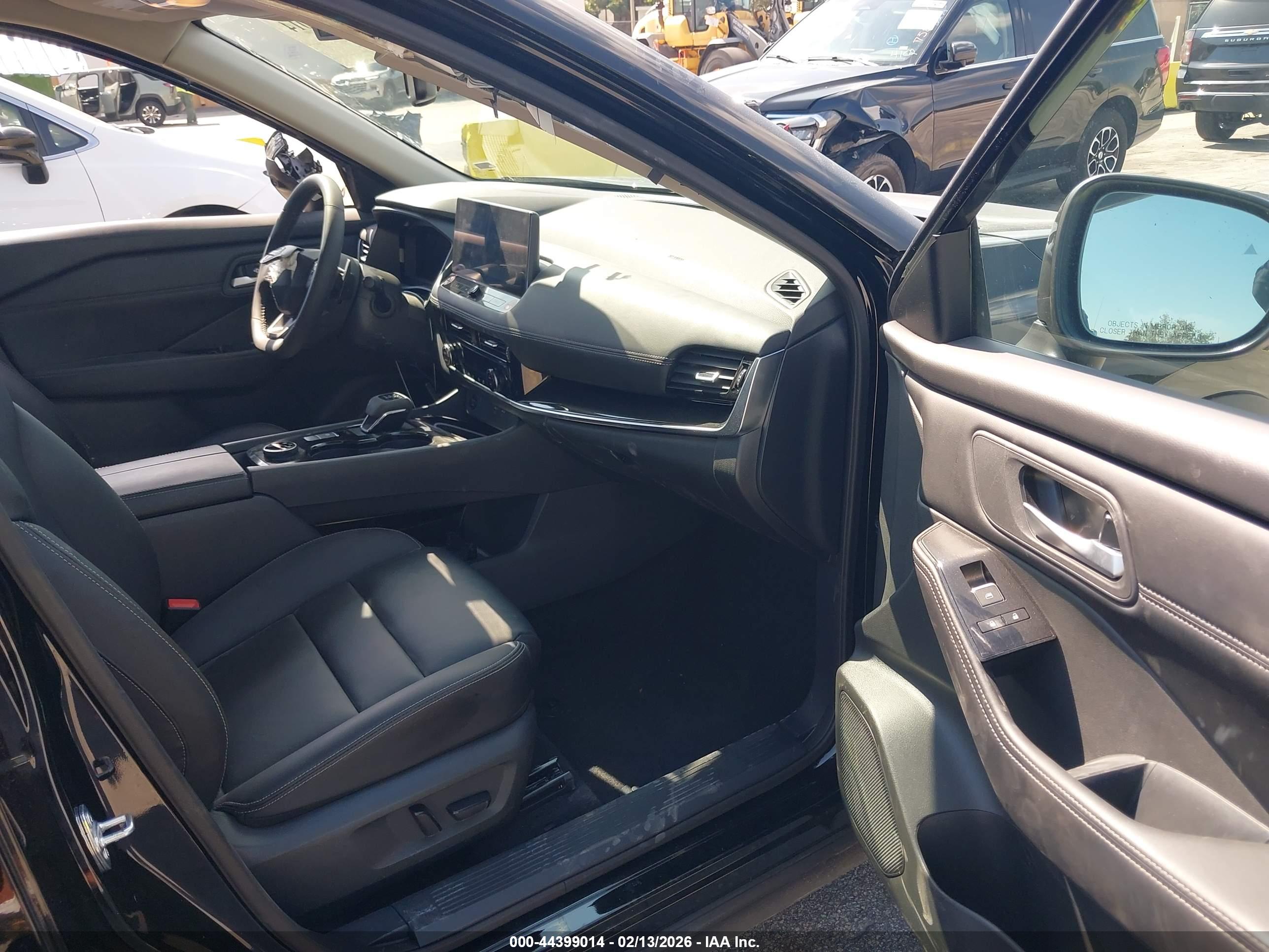 NISSAN ROGUE image 5