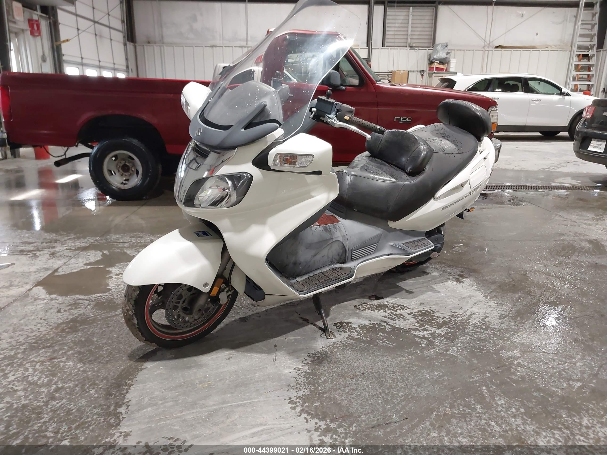 SUZUKI AN650 image 2