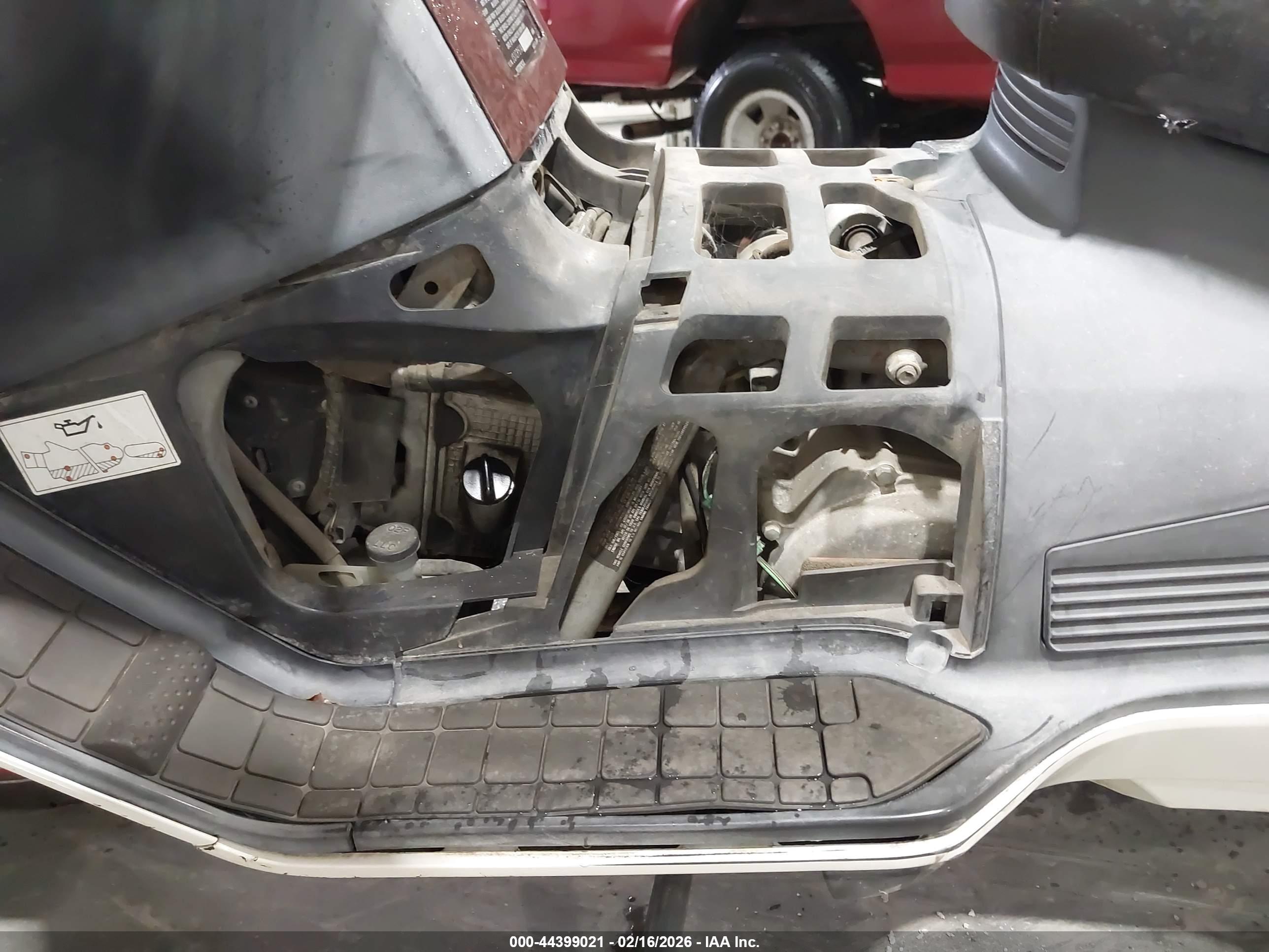 SUZUKI AN650 image 9