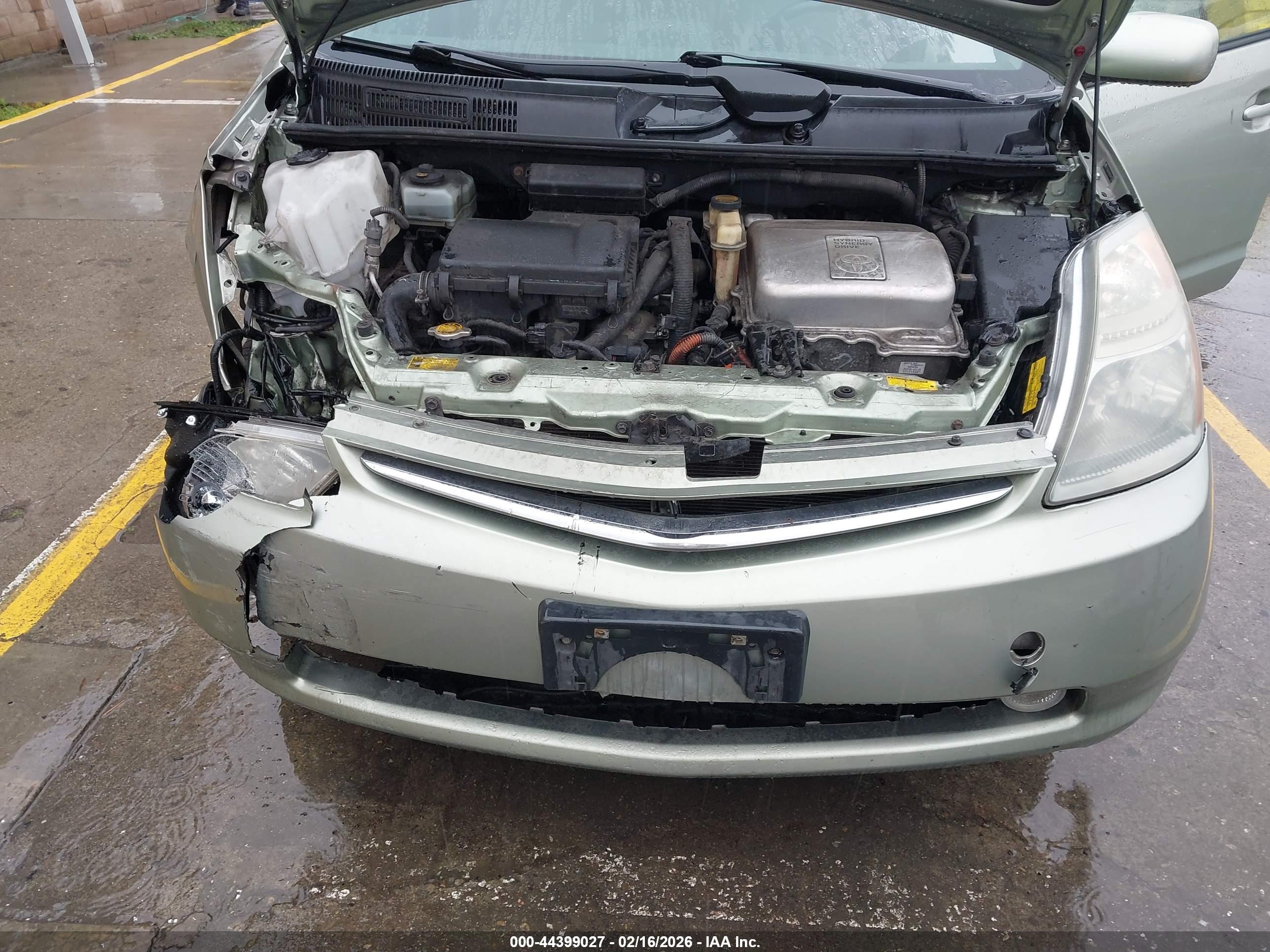 TOYOTA PRIUS image 10