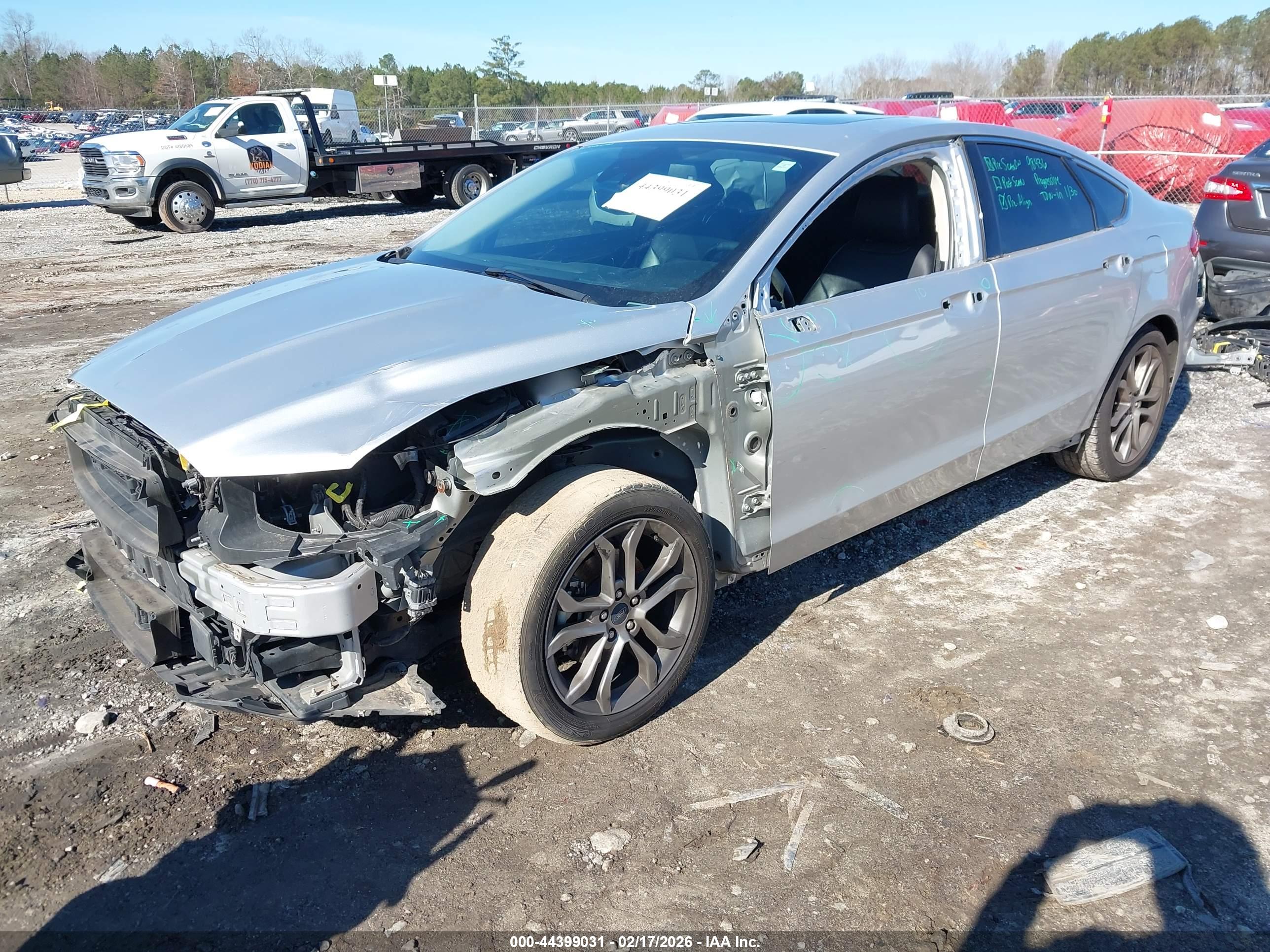 FORD FUSION image 2