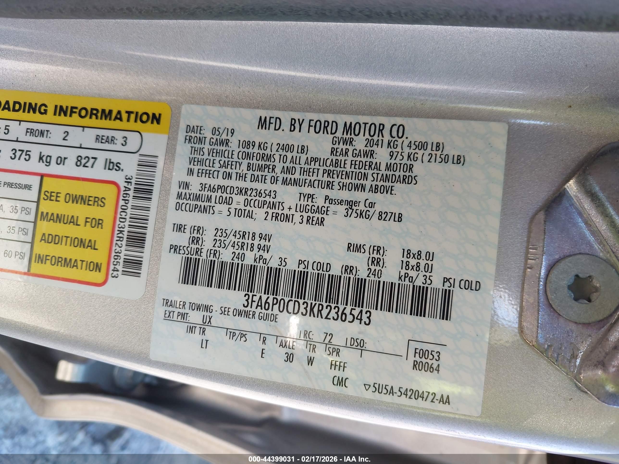 FORD FUSION image 9