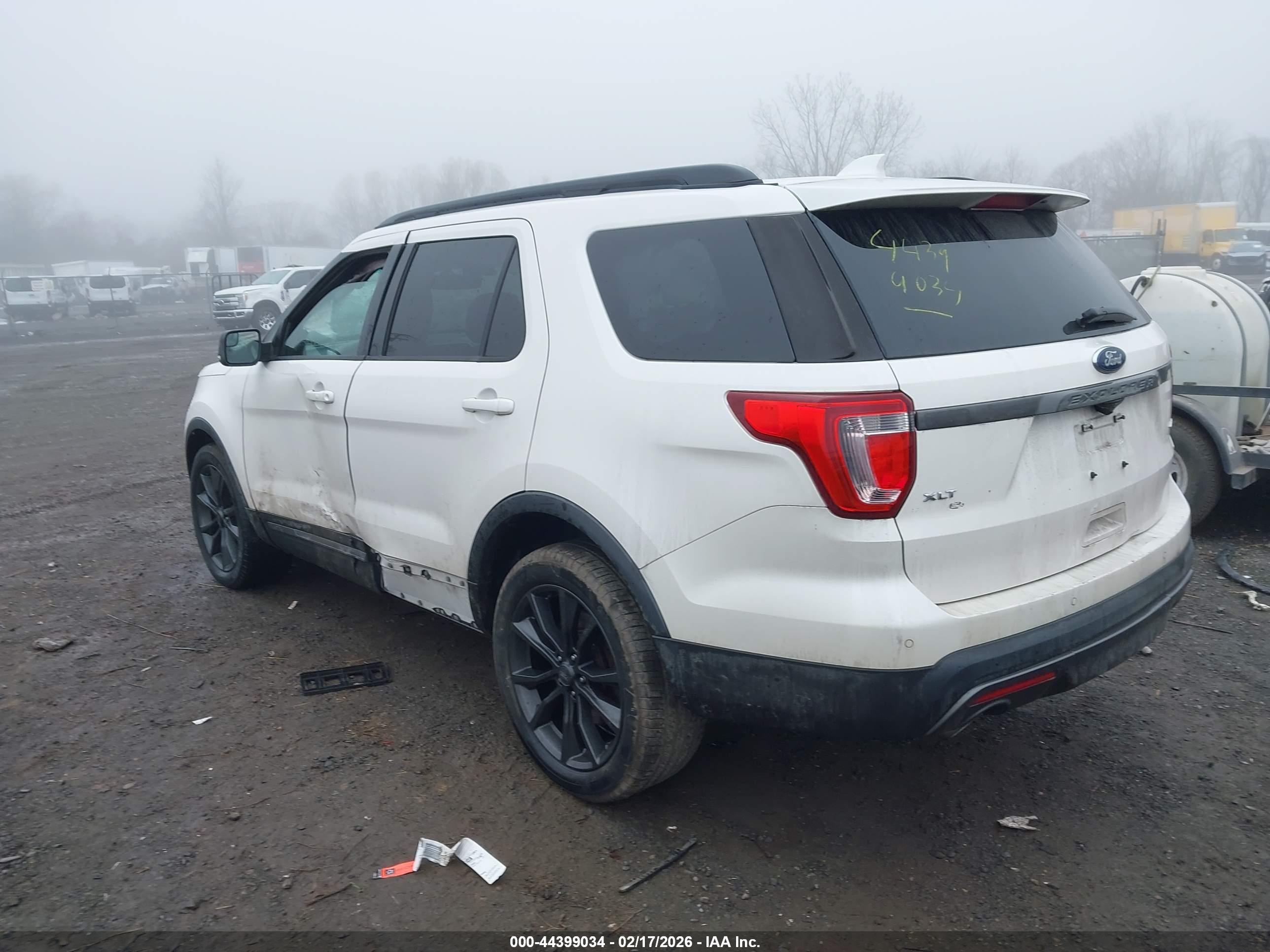 FORD EXPLORER image 3