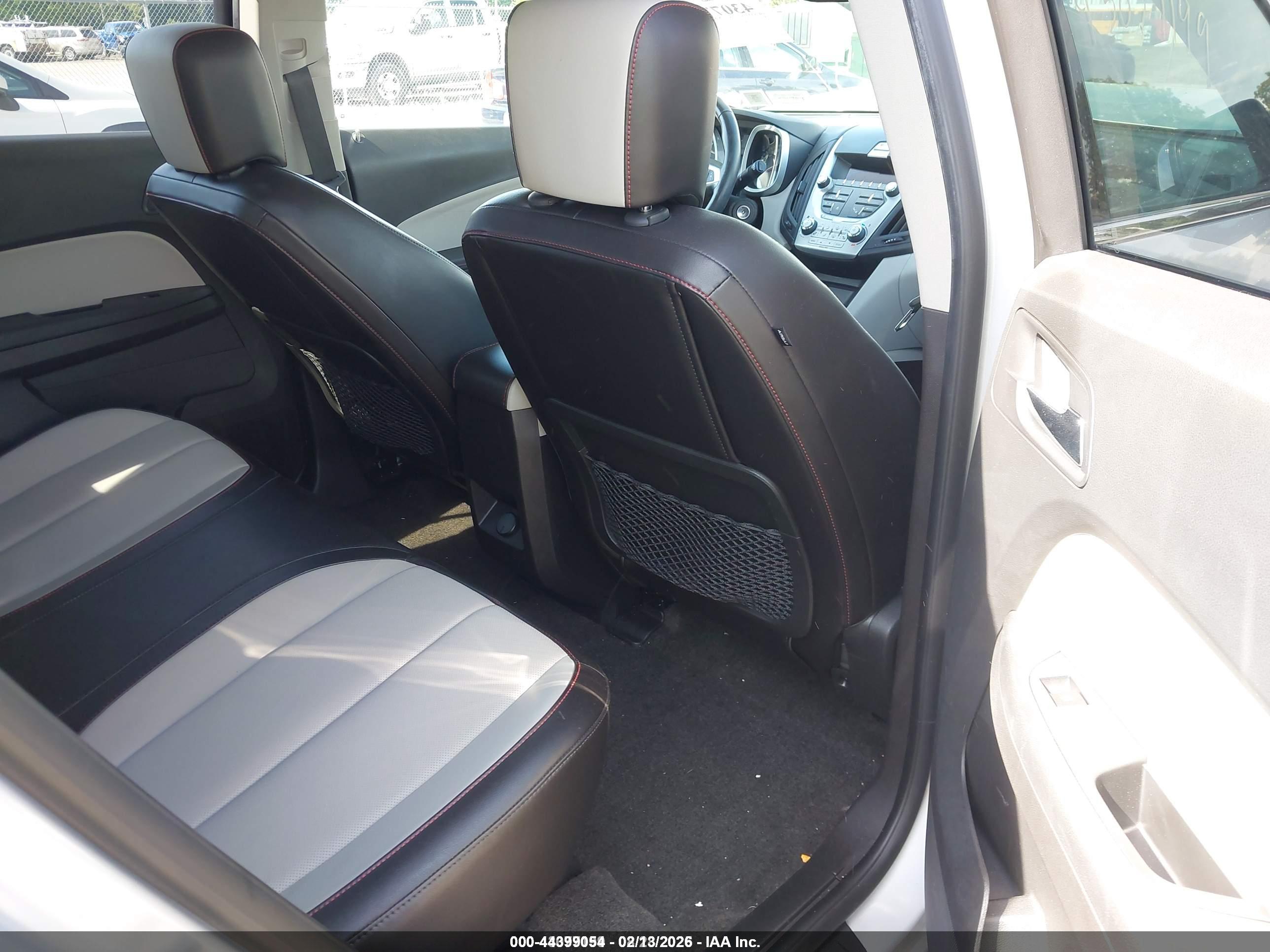 CHEVROLET EQUINOX image 8
