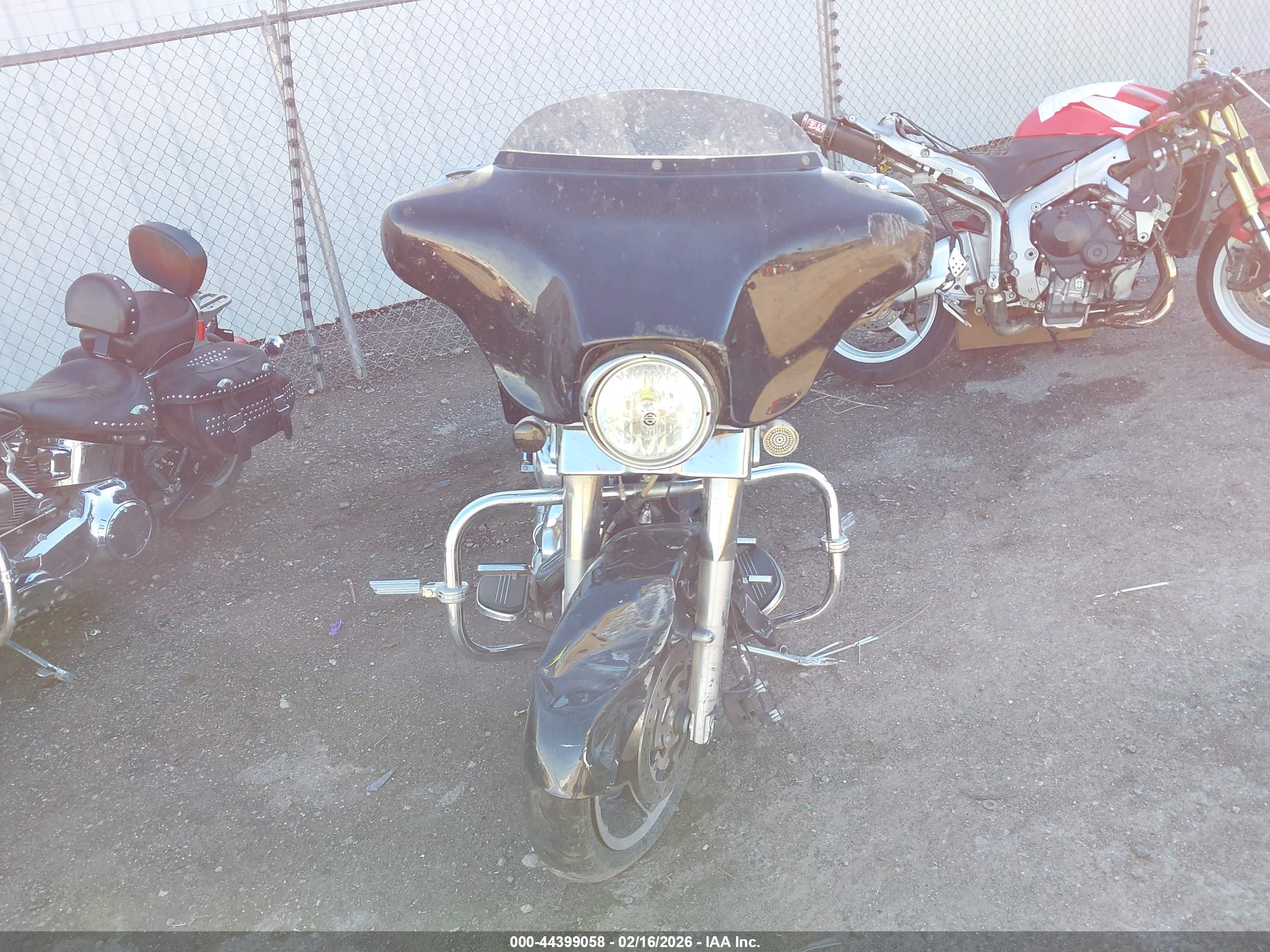 HARLEY-DAVIDSON FLHX image 5