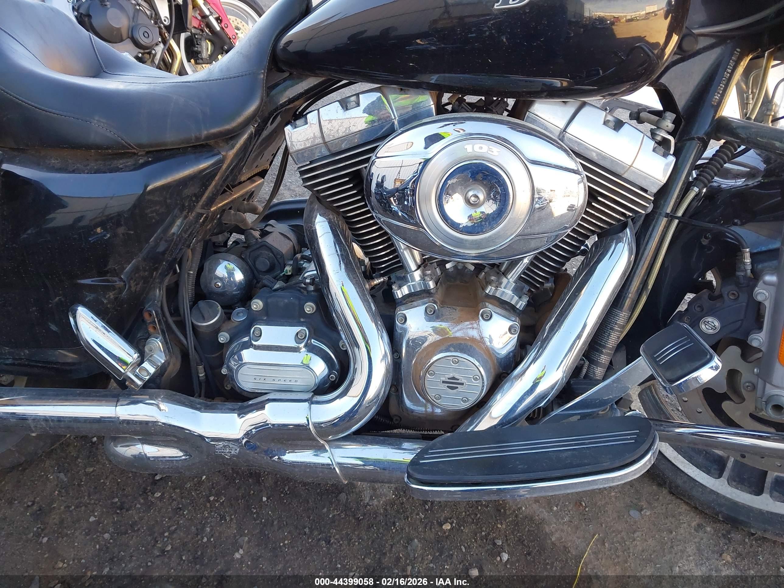 HARLEY-DAVIDSON FLHX image 8