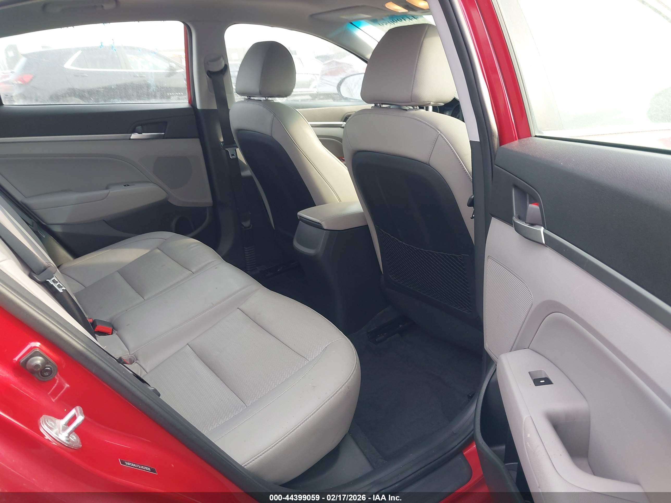 HYUNDAI ELANTRA image 8