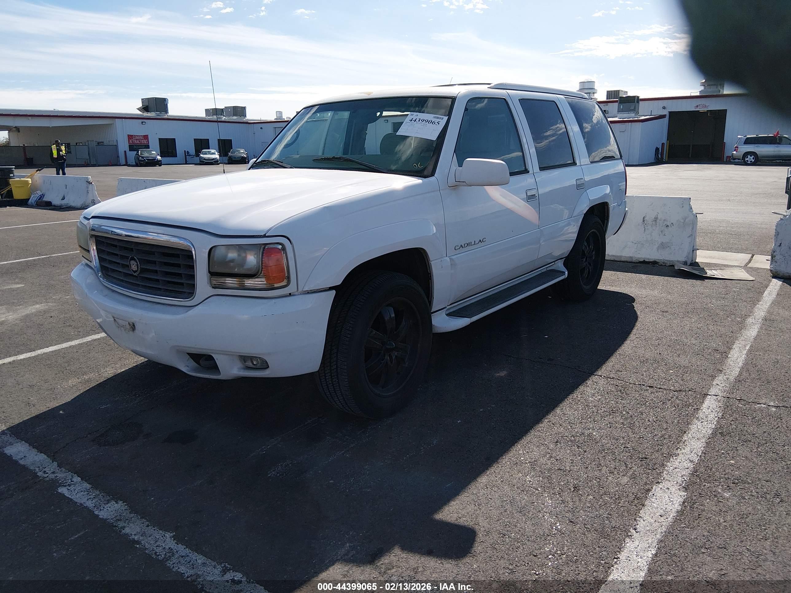 CADILLAC ESCALADE image 2