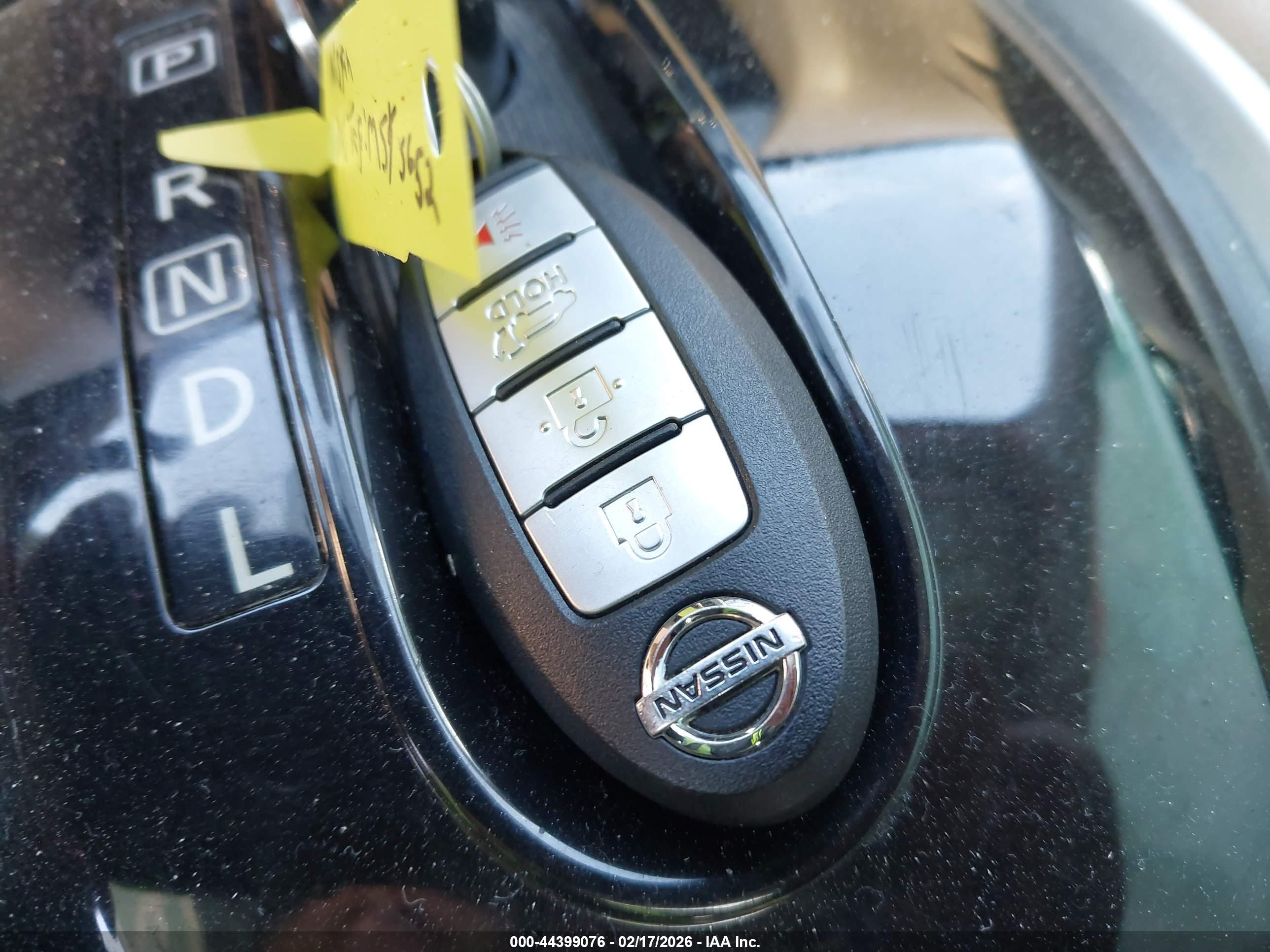 NISSAN ROGUE image 11