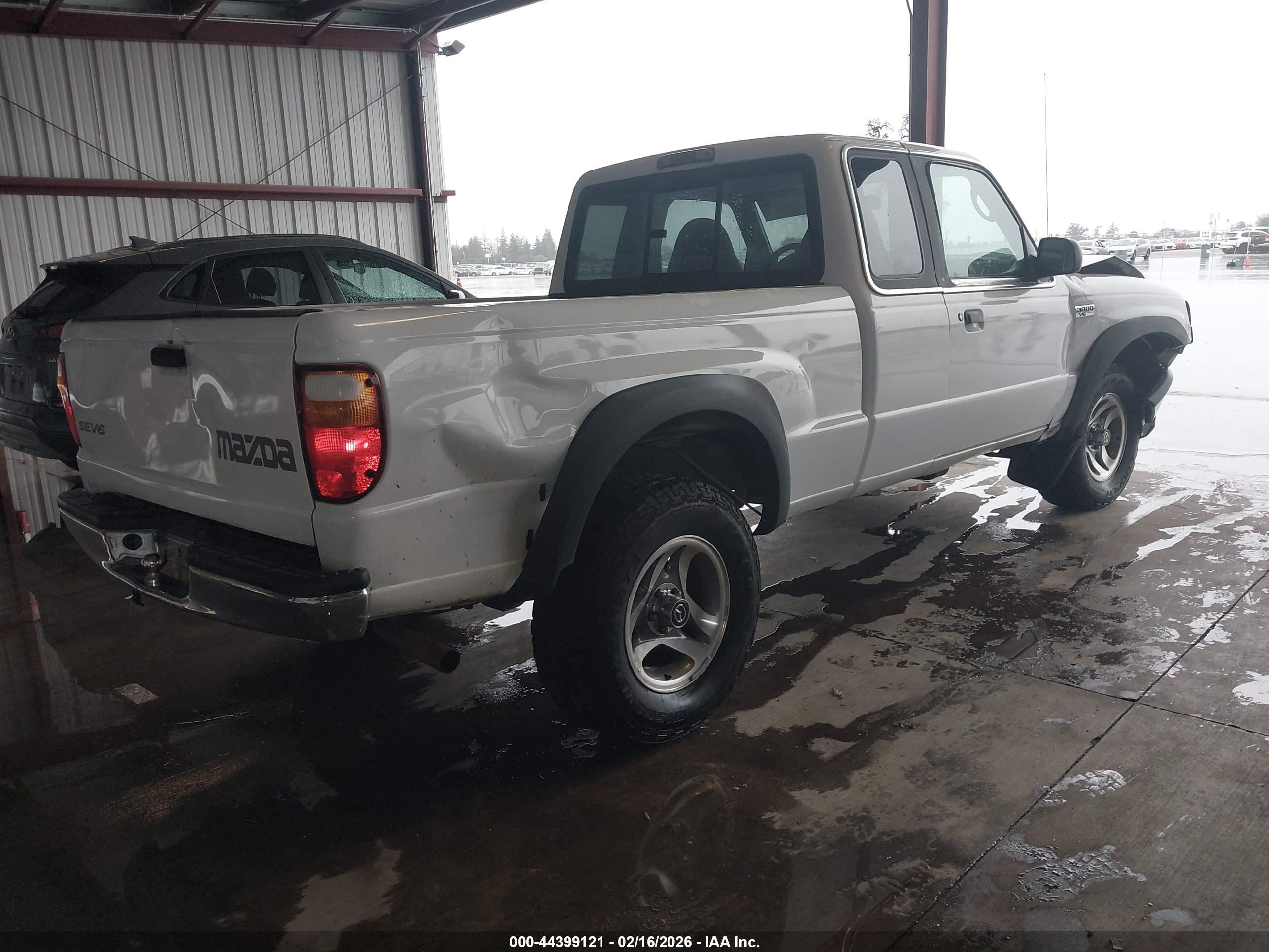 MAZDA B3000 image 4