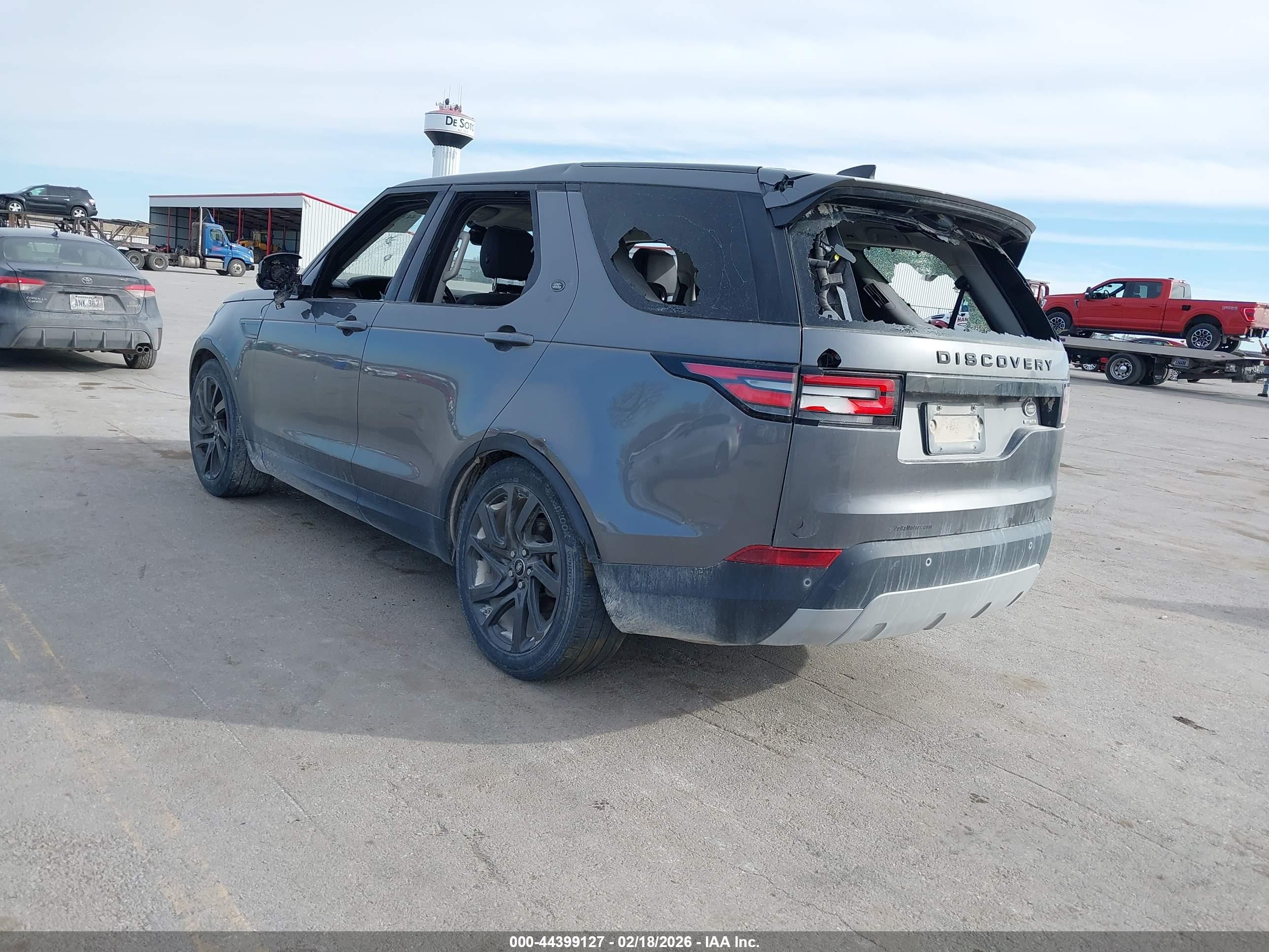 LAND ROVER image 3