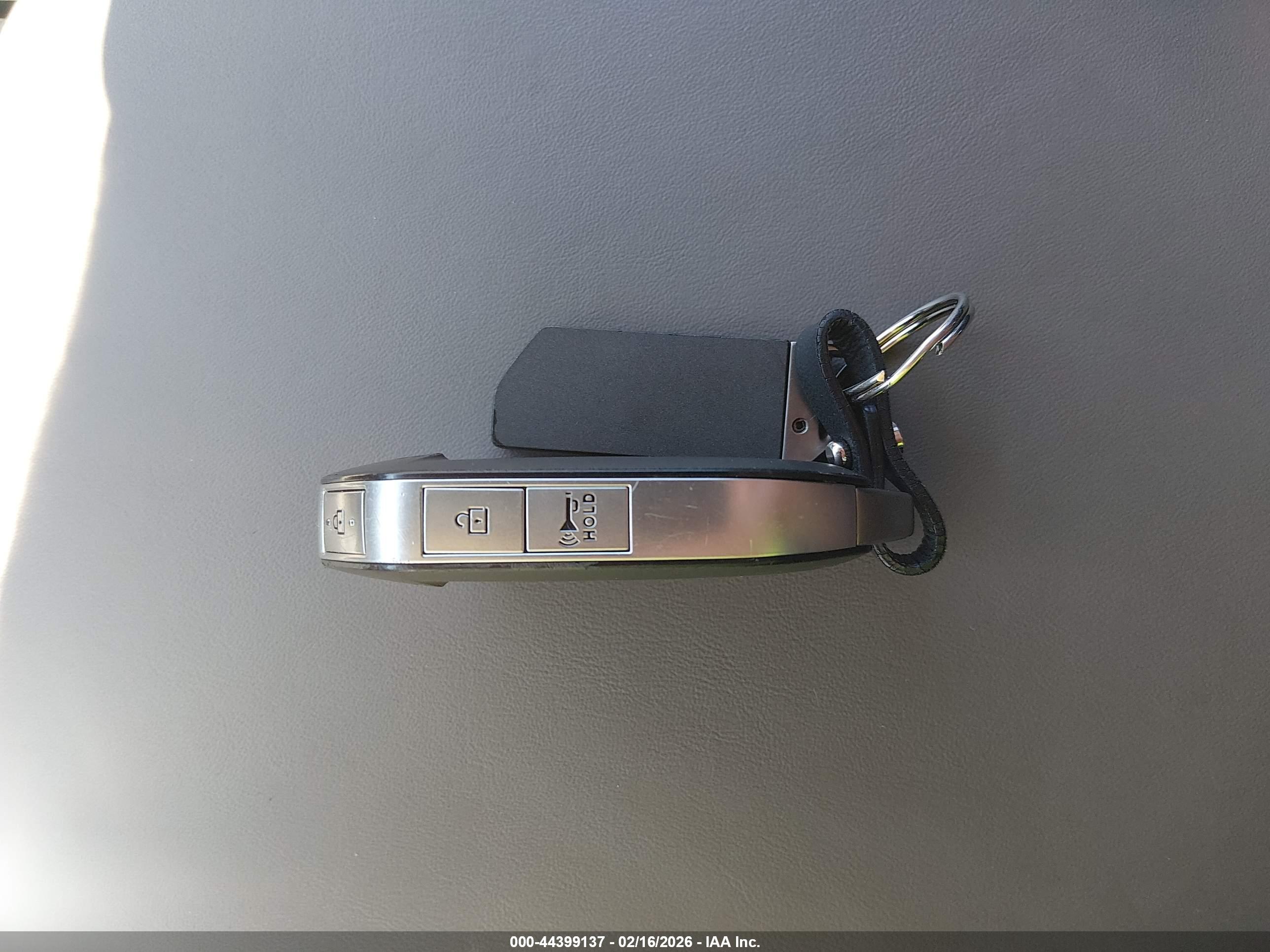 KIA CARNIVAL image 11