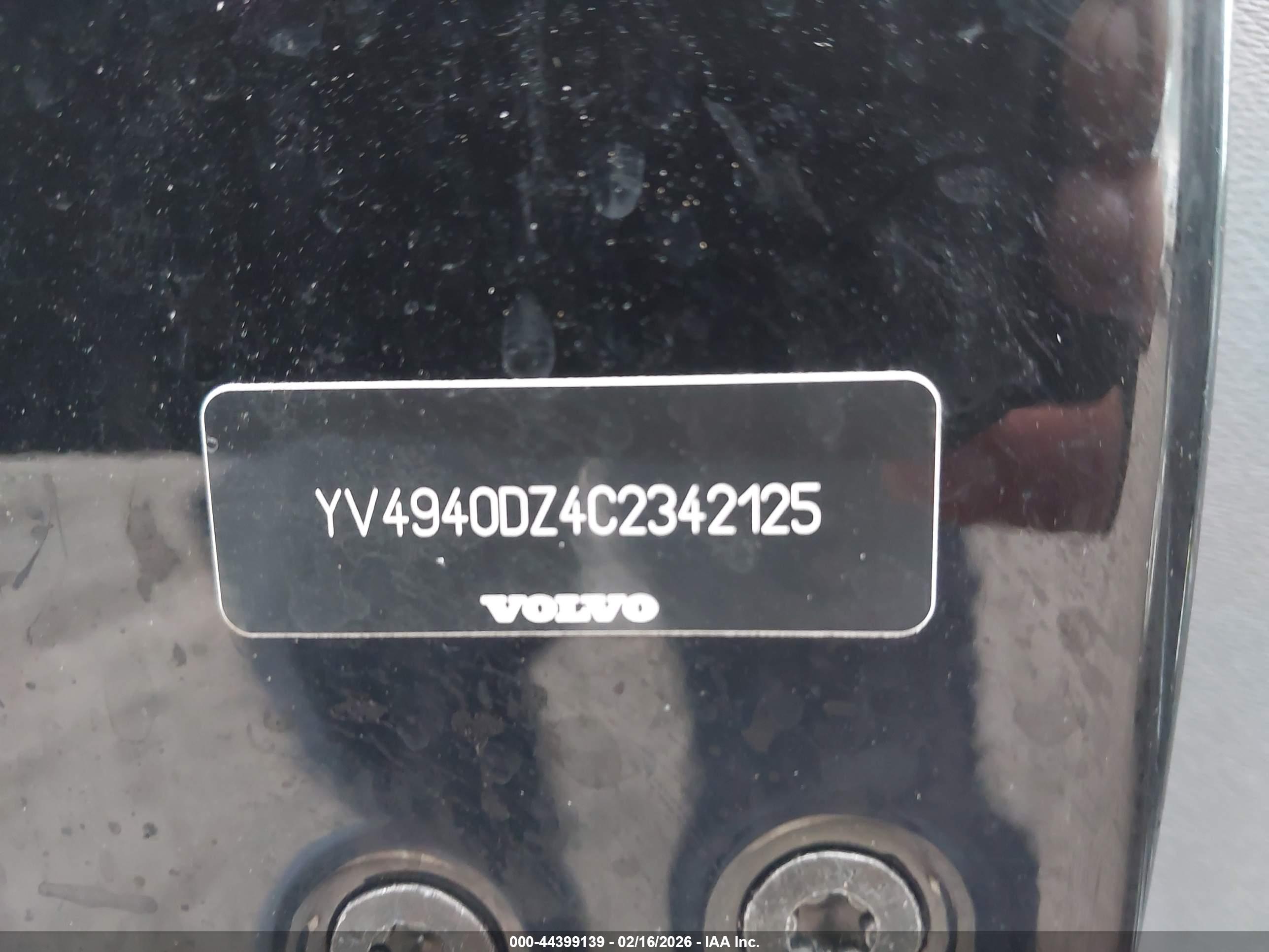 VOLVO XC60 image 9