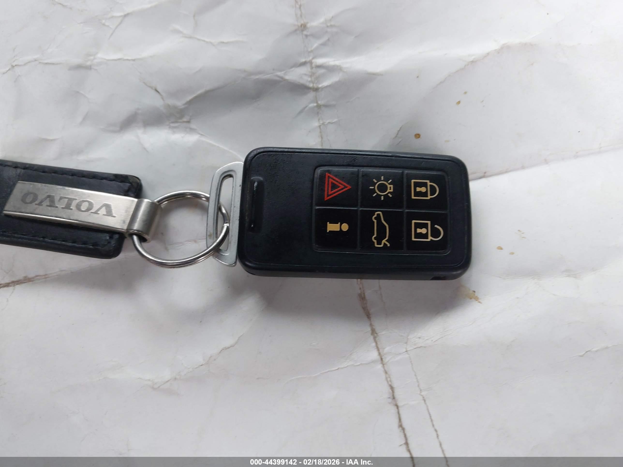 VOLVO XC60 image 11