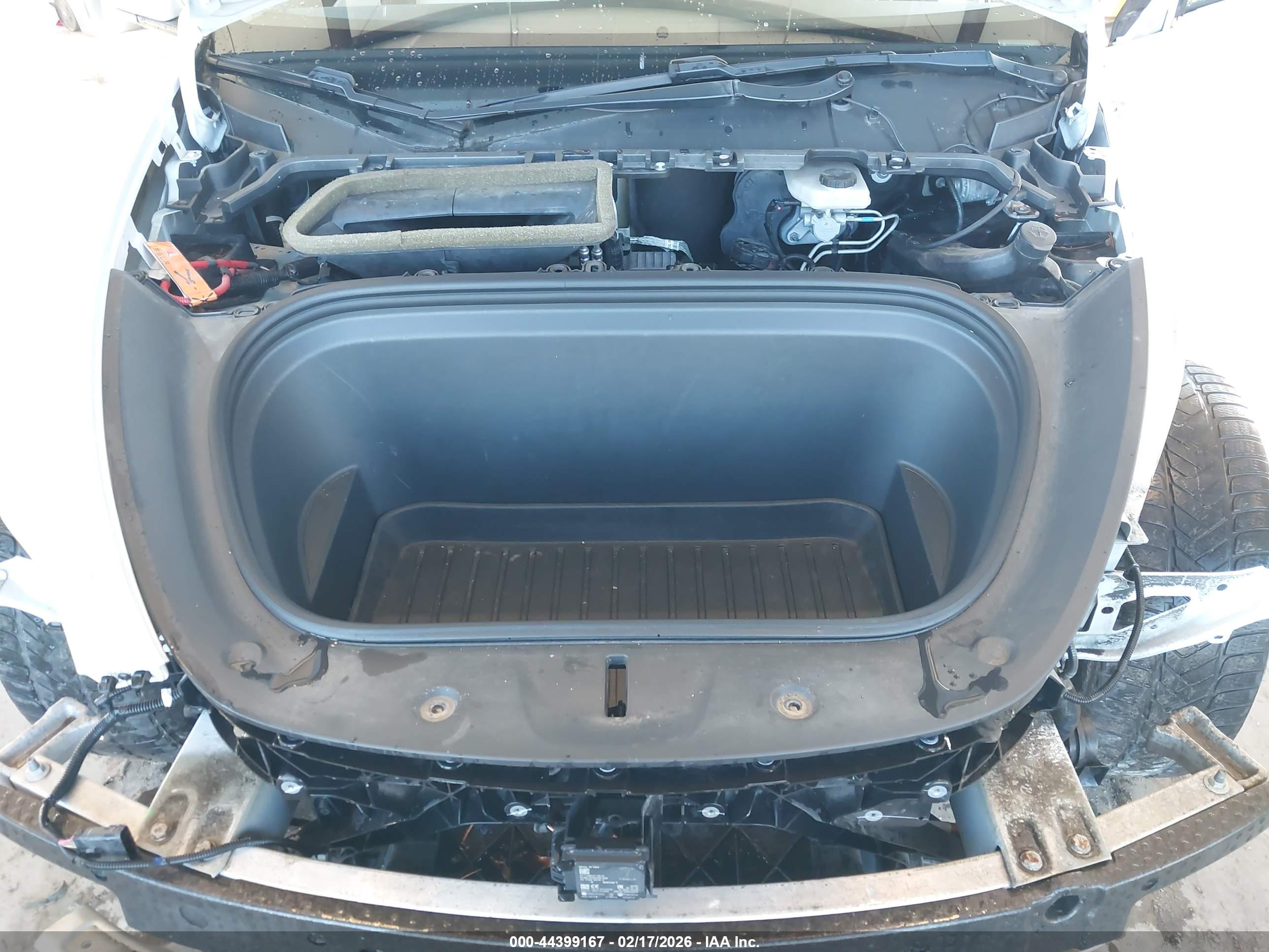 TESLA MODEL image 10