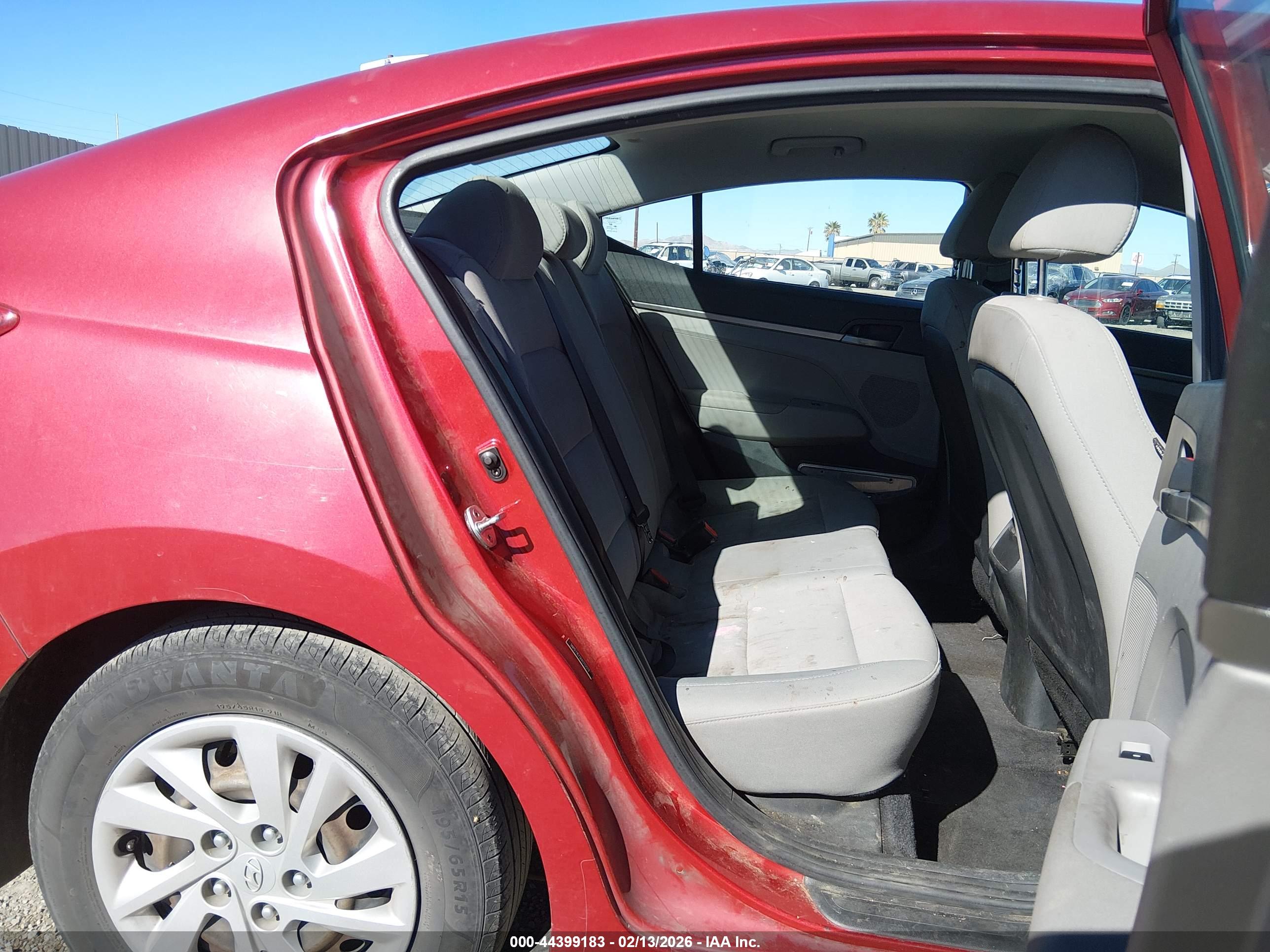 HYUNDAI ELANTRA image 8