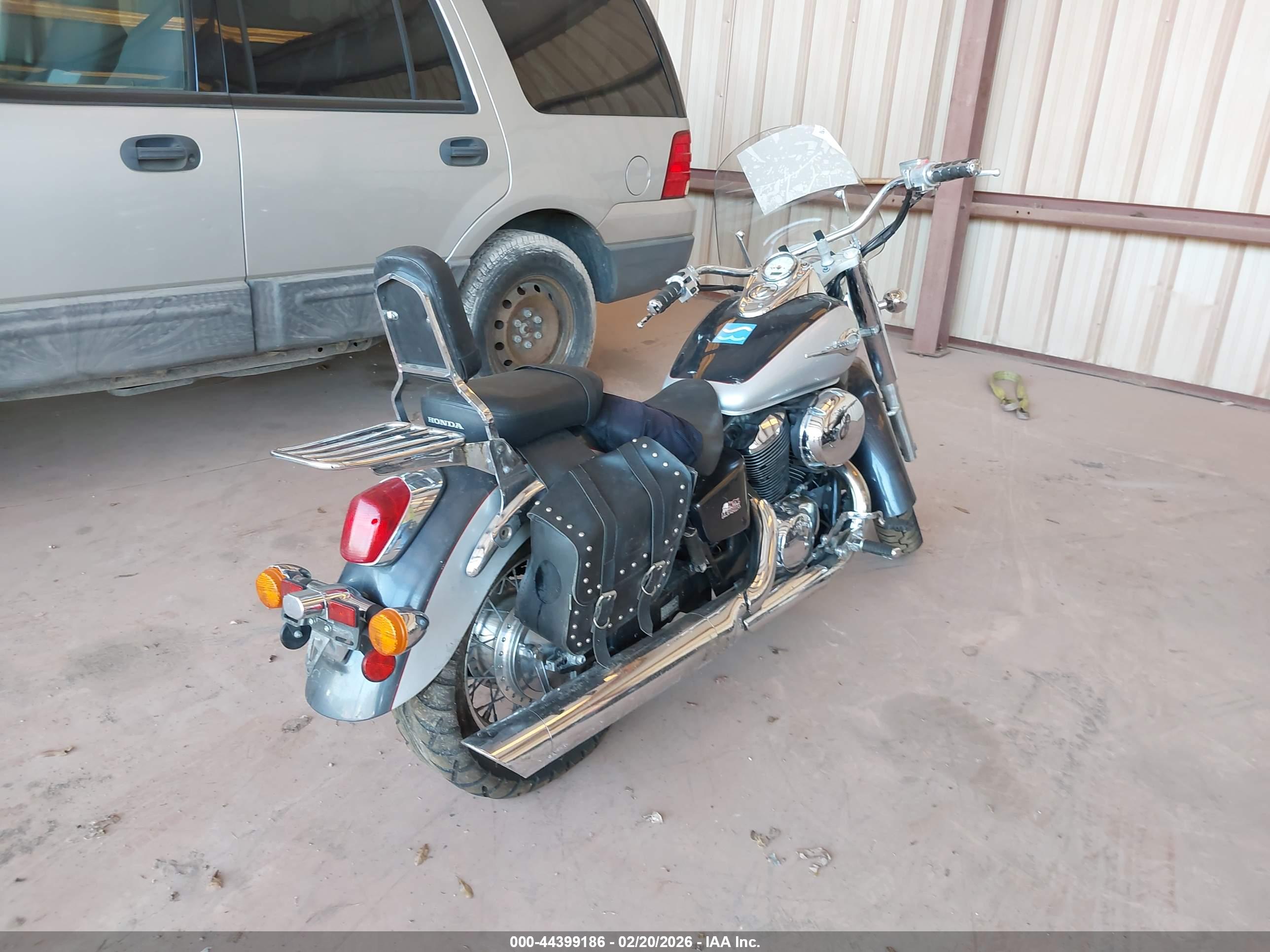HONDA VT750 image 4