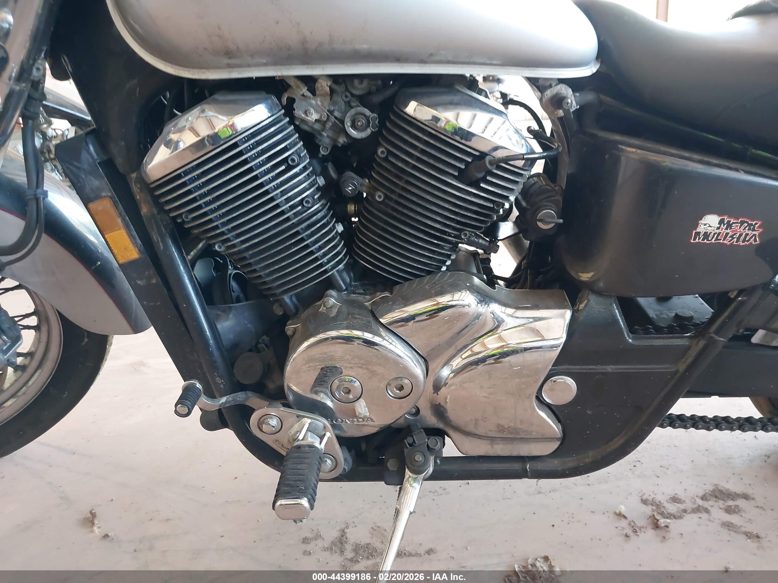HONDA VT750 image 9