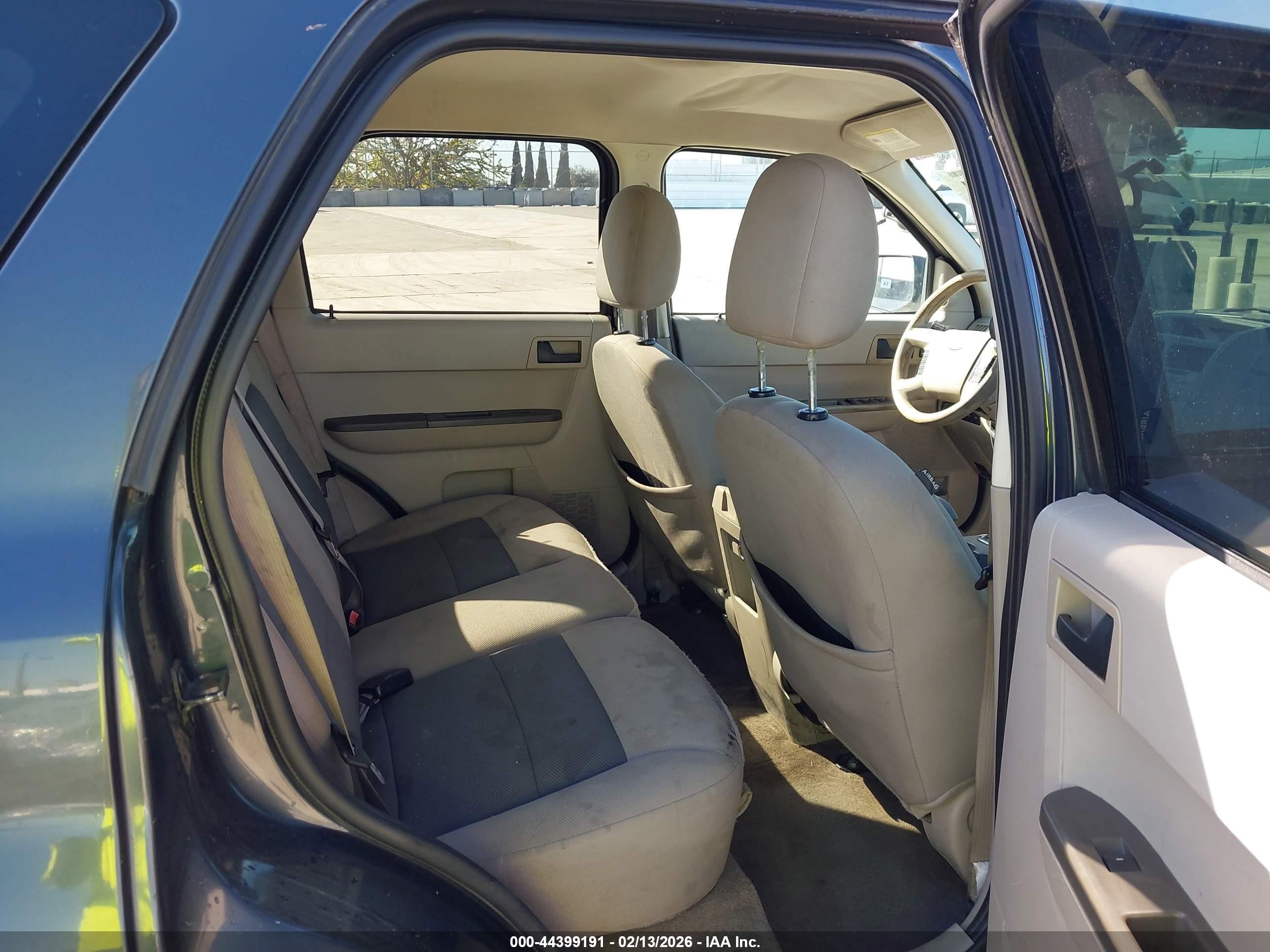 FORD ESCAPE image 8