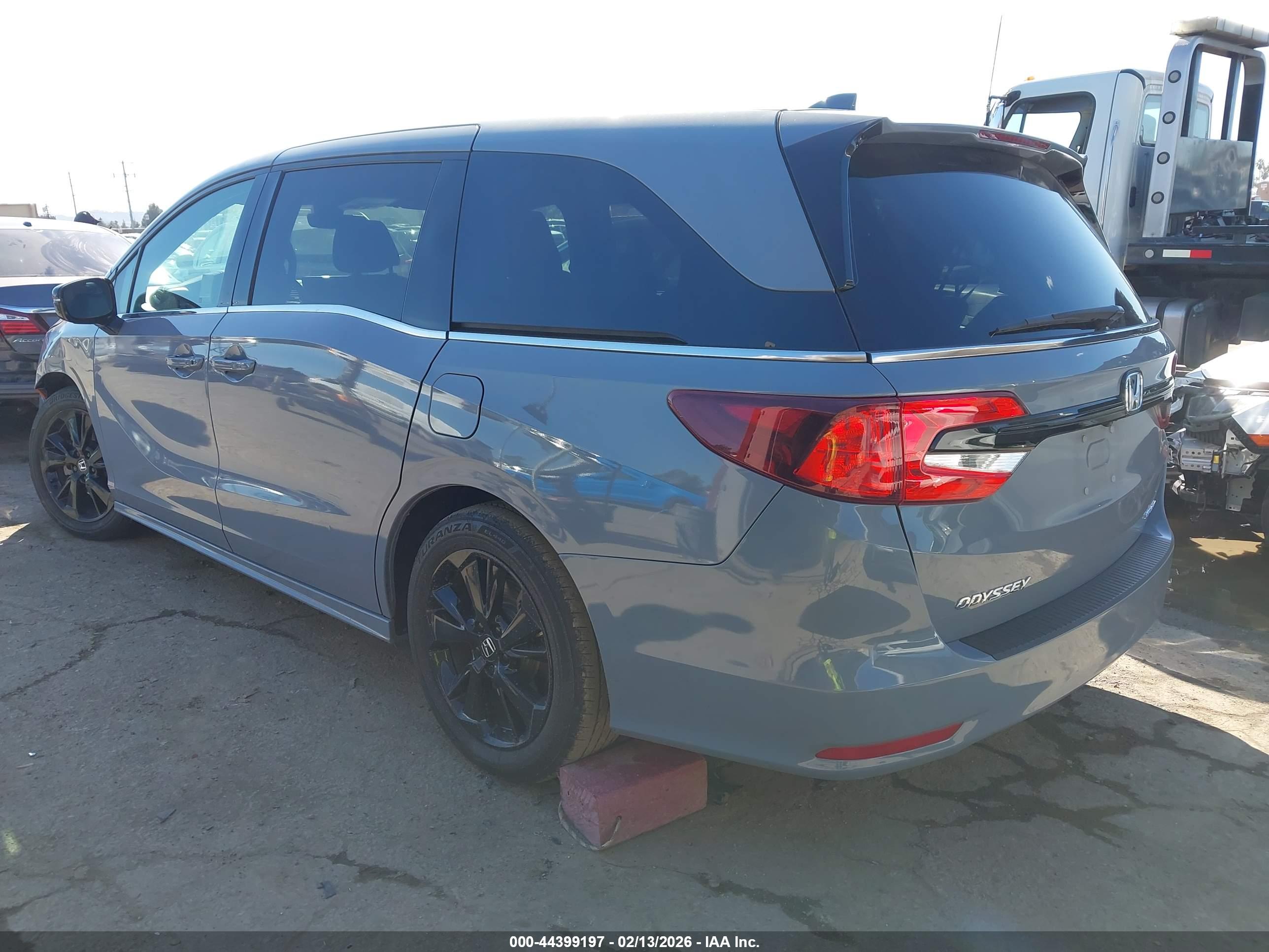 HONDA ODYSSEY image 3