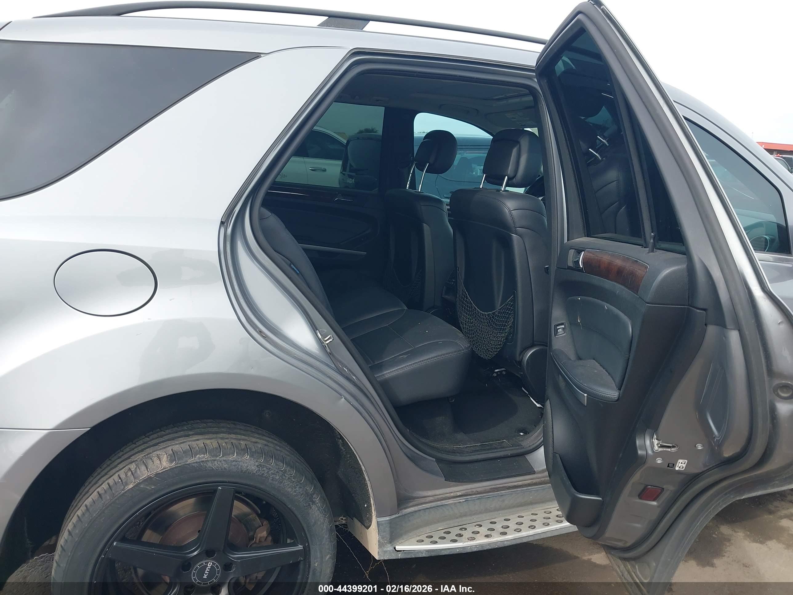 MERCEDES-BENZ ML image 8
