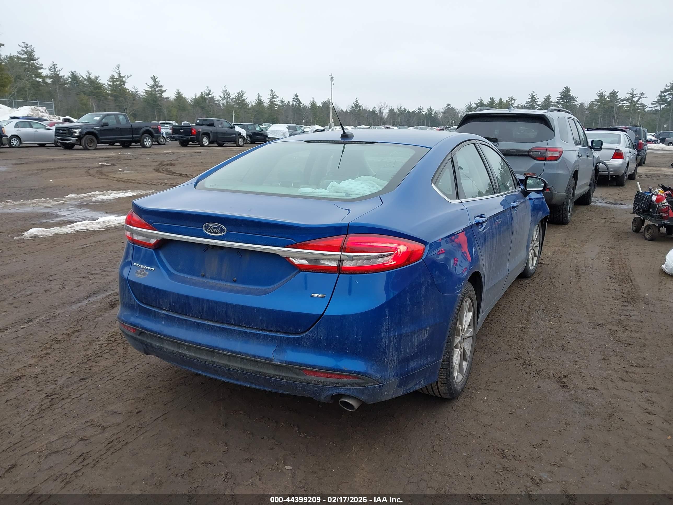 FORD FUSION image 4