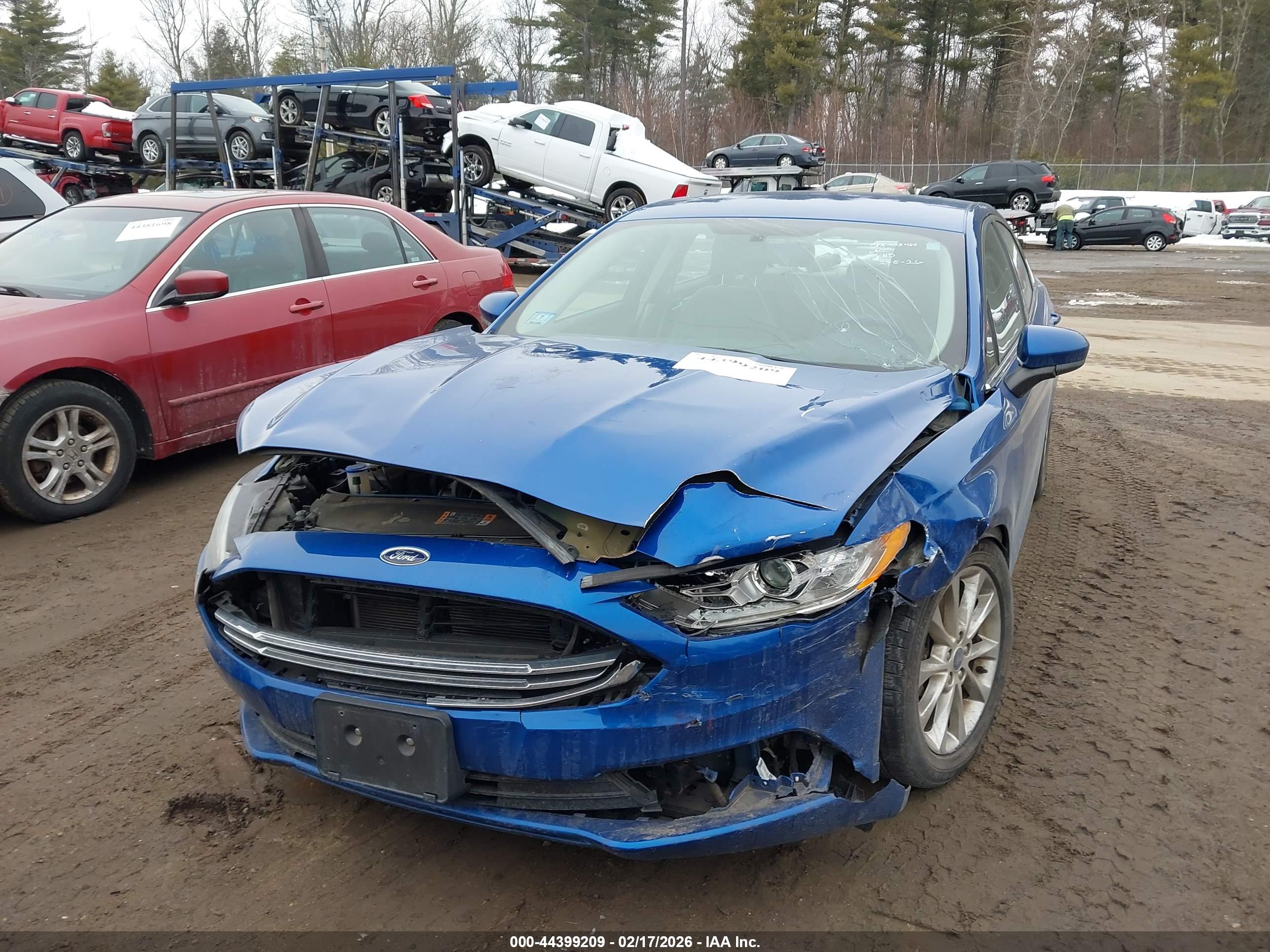 FORD FUSION image 6