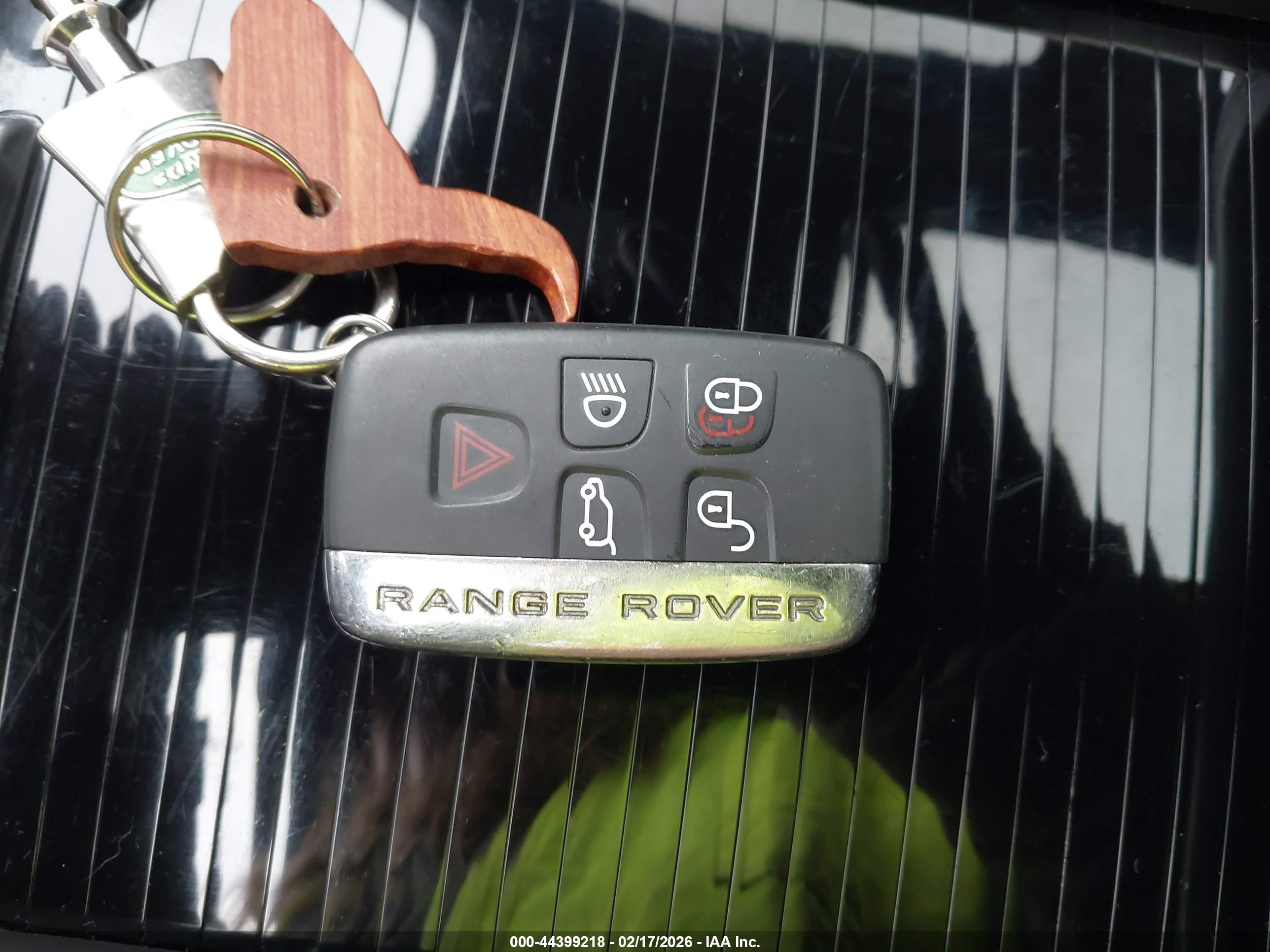 LAND ROVER image 11
