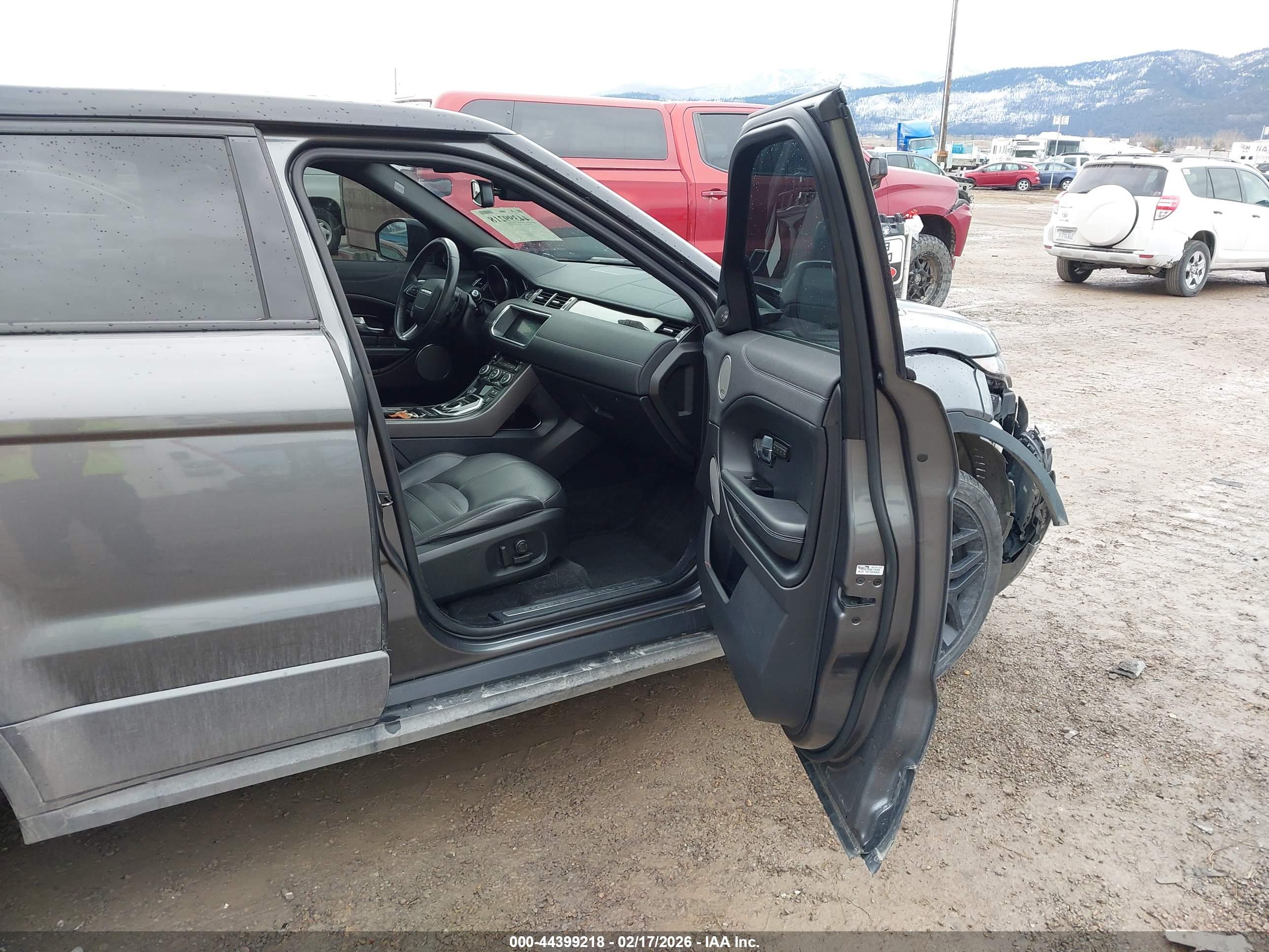 LAND ROVER image 5