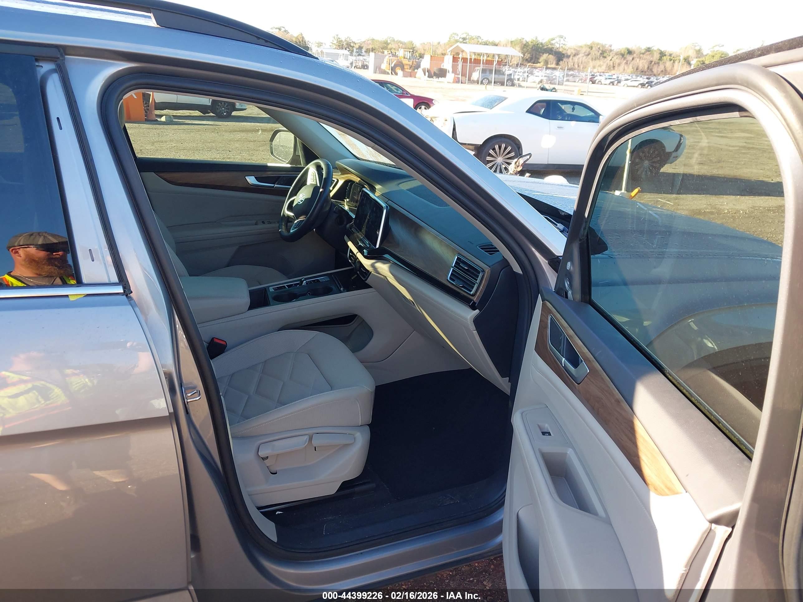 VOLKSWAGEN ATLAS image 5