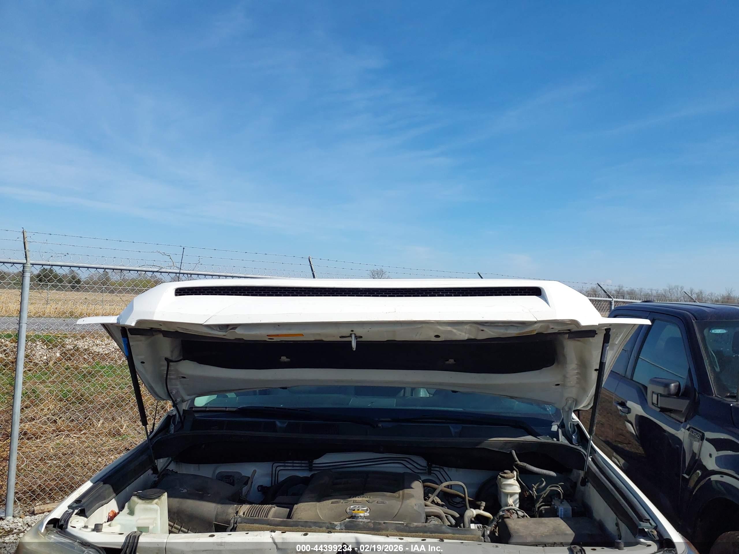 TOYOTA TUNDRA image 10