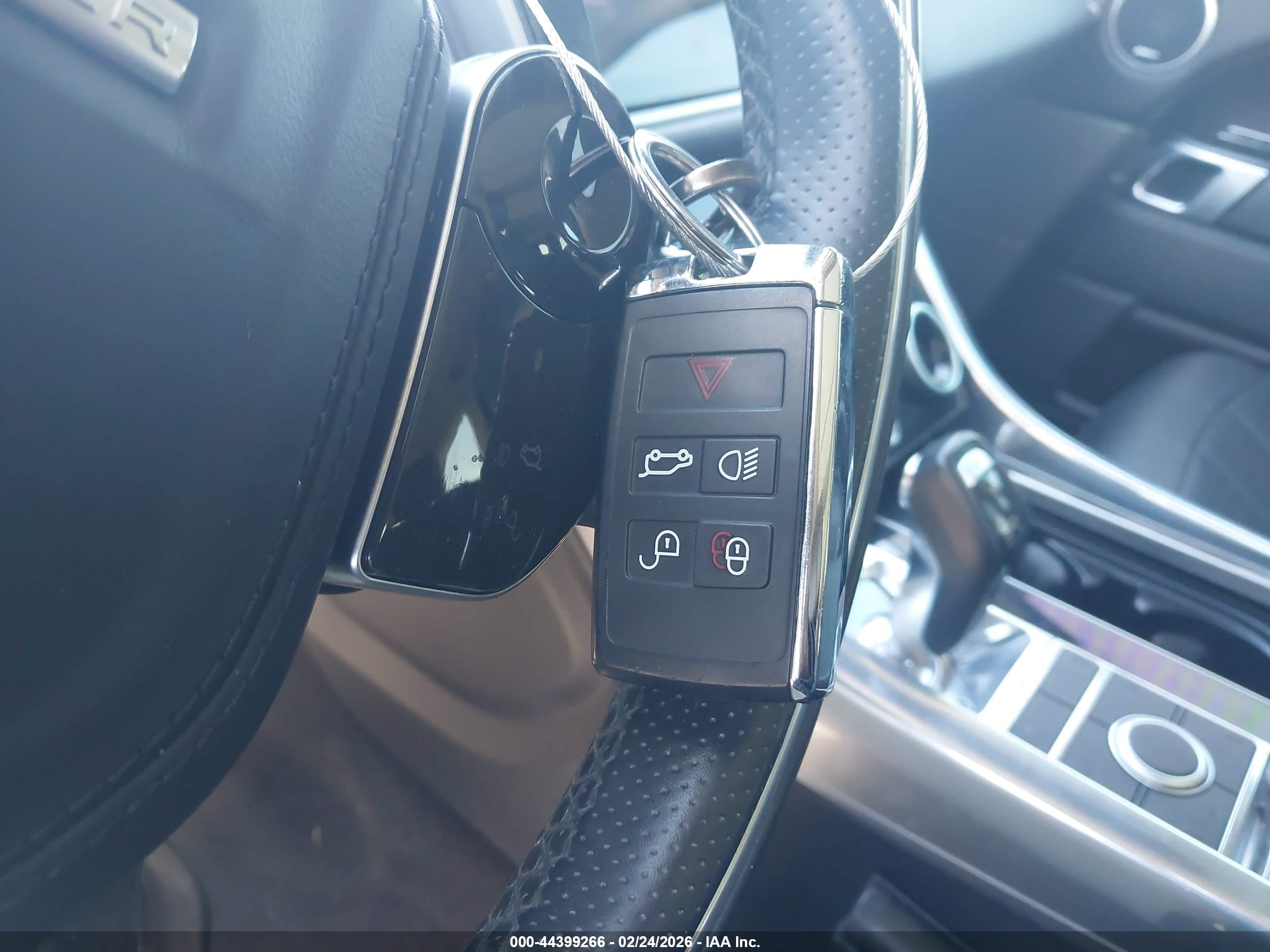 LAND ROVER image 11